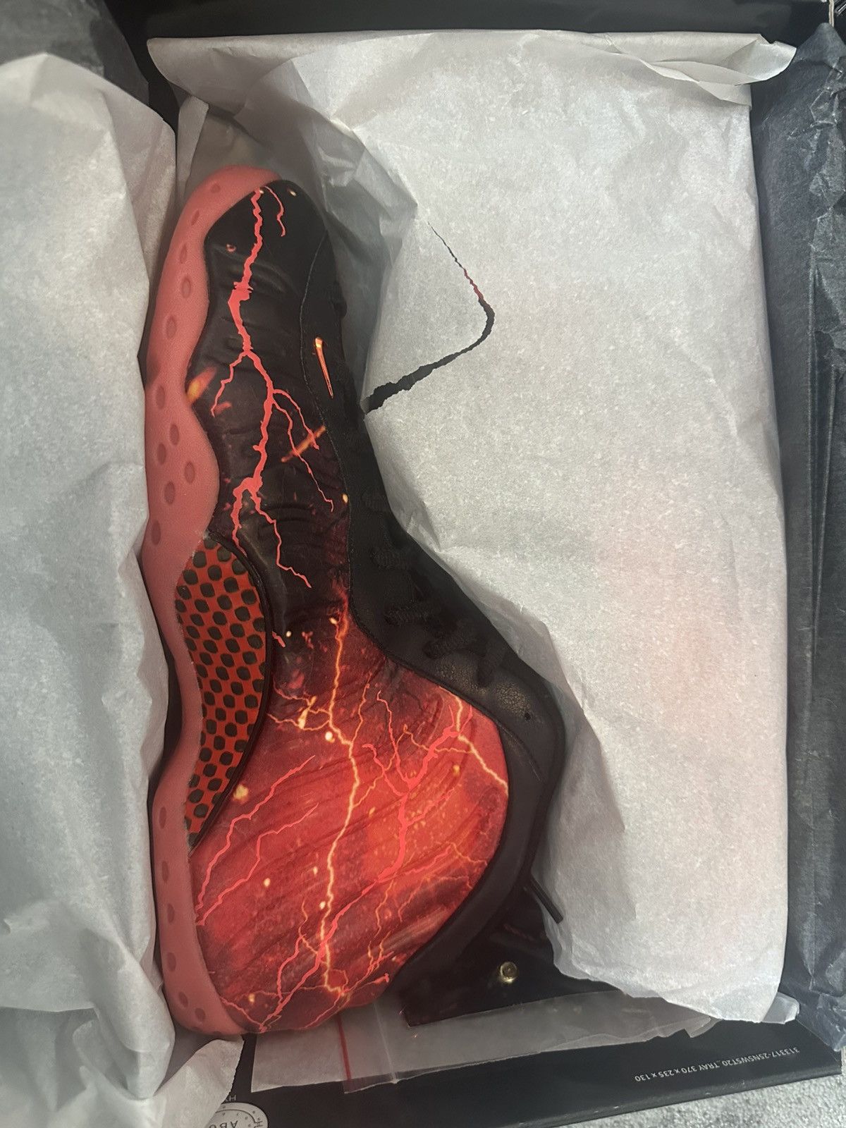 Nike Nike x Stranger Things Air Foamposite One Size US 10.5 / EU 43-44 - 8 Thumbnail