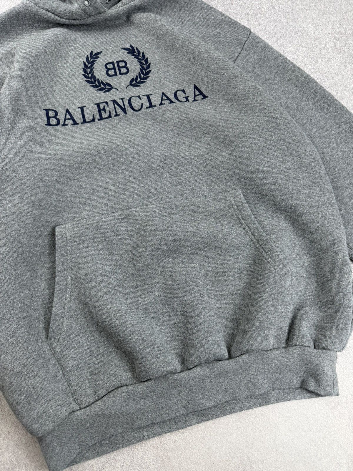 Balenciaga Balenciaga Crest Logo Cotton Hoodie Size XXS Size US XXS / EU 40 - 4 Thumbnail