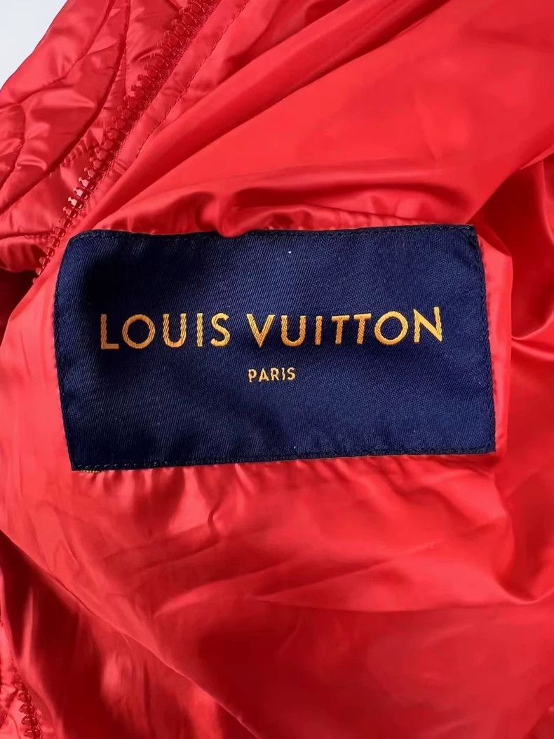 Louis Vuitton Louis Vuitton red three-flower embossed logo jacket Size US M / EU 48-50 / 2 - 4 Thumbnail