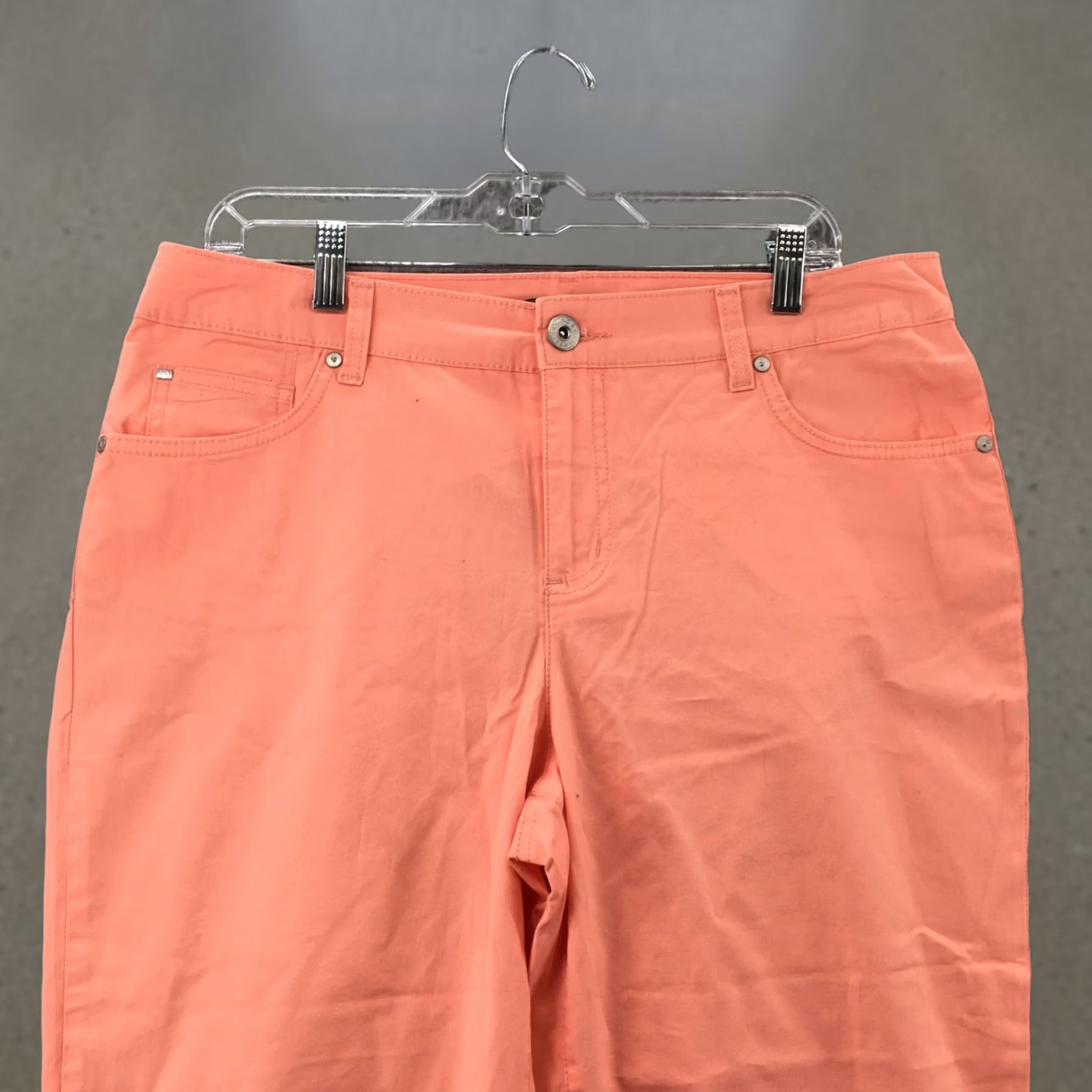 Vintage Bandolino Mandie Capri Pants Womens 12 Pink 5 Pockets Zip Fly Rise 11 Inseam 21 Cotton Blend Classic Modern Straight Leg Womens Size 34" / US 12 / IT 48 - 1 Thumbnail