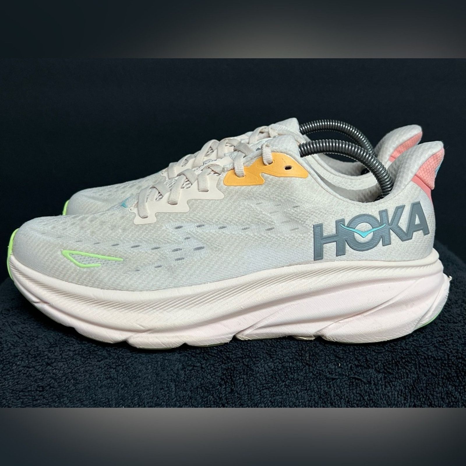 Hoka Hoka Women's Clifton 9 Shoes Vanilla/Astral SIZE 10 D WIDE Size US 10 / IT 40 - 1 Thumbnail