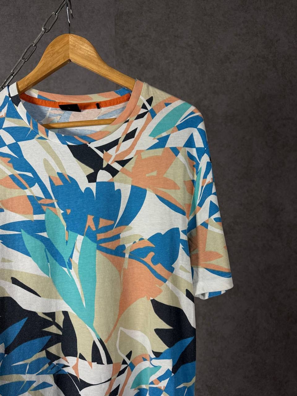 Hugo Boss Hugo Boss art crazy designer tee Size US L / EU 52-54 / 3 - 2 Thumbnail