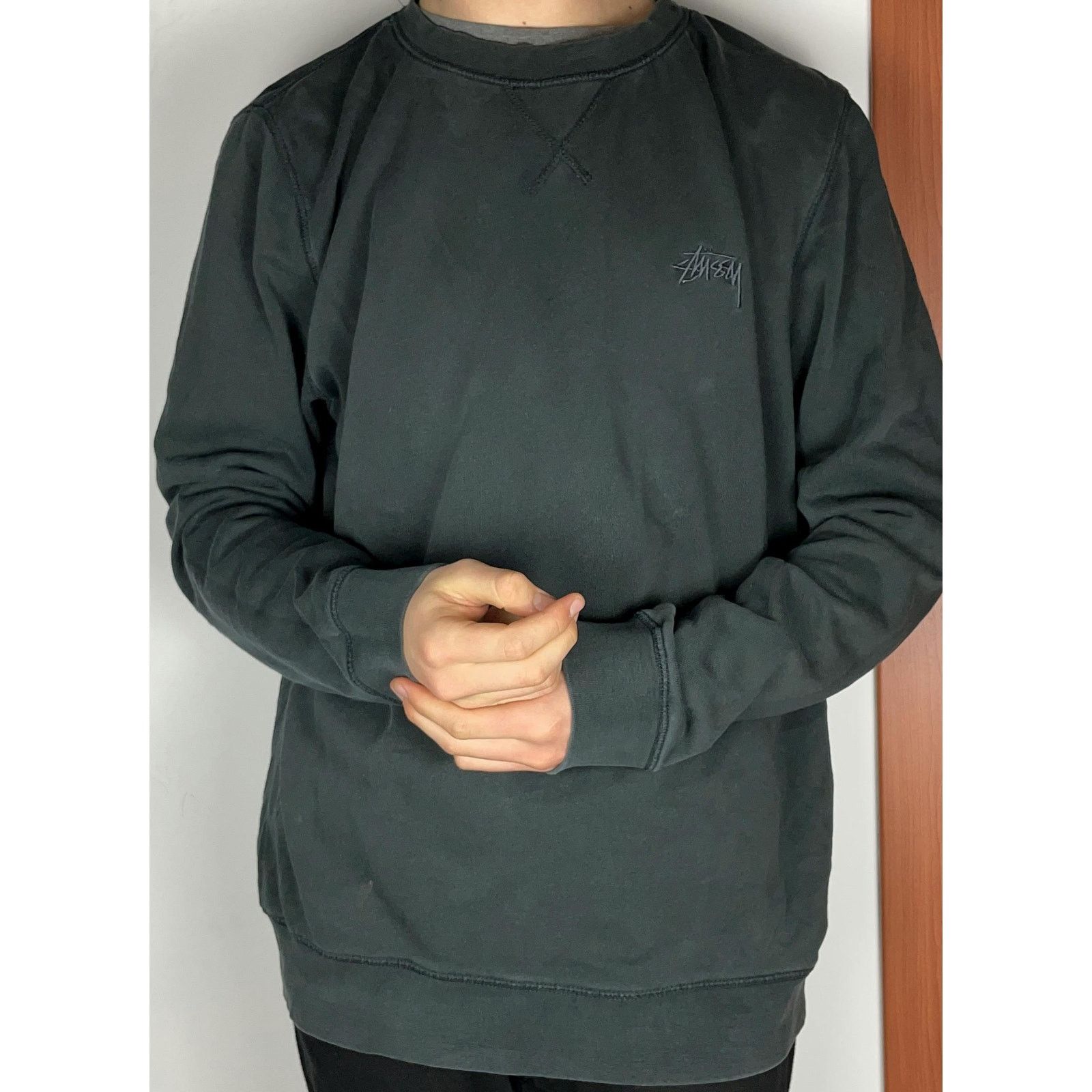 Stussy Stussy Men's Black Crew Neck Ribbed Cuffs Sweatshirt Medium Size US M / EU 48-50 / 2 - 2 Thumbnail