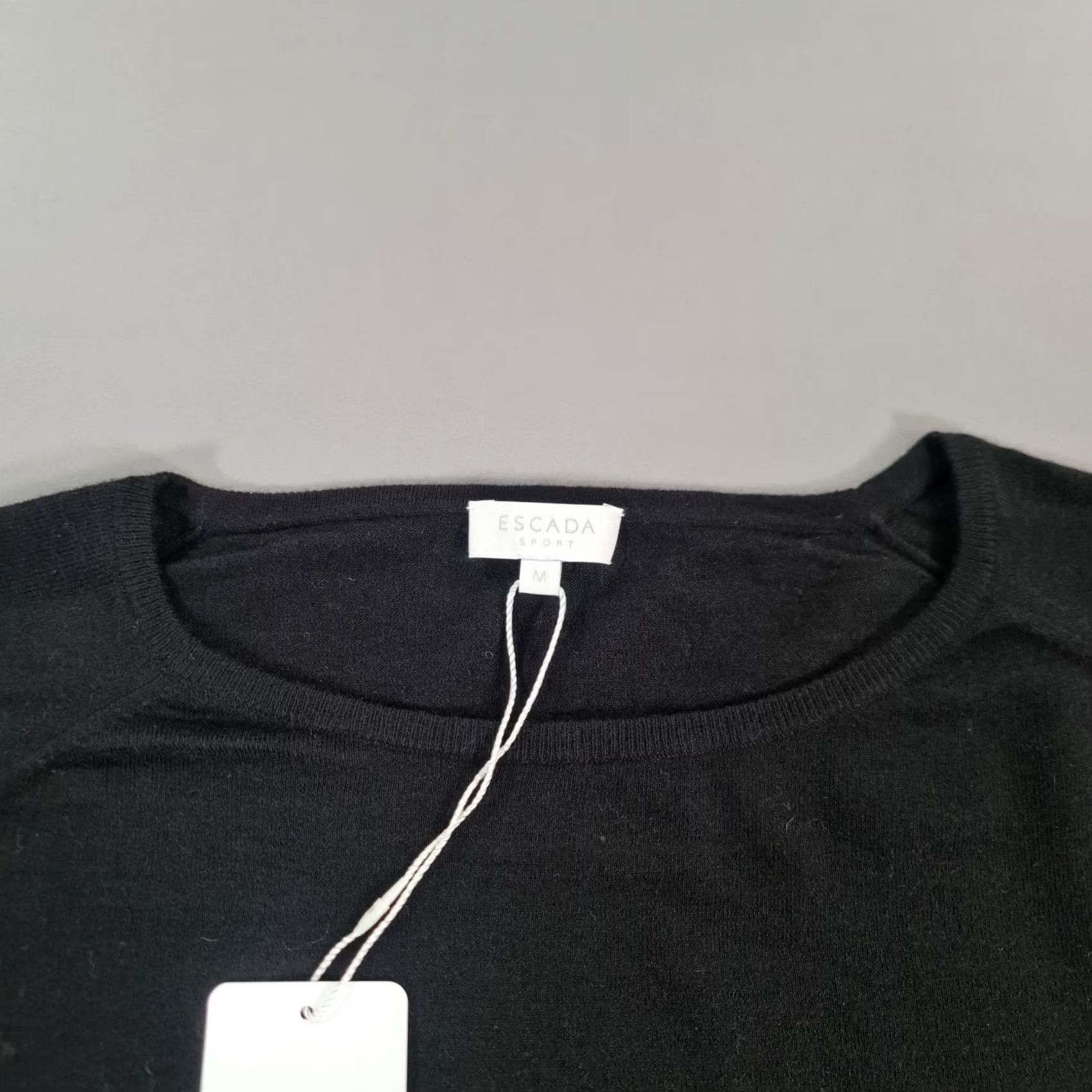 Escada VINTAGE? No. Size M / US 6-8 / IT 42-44 - 2 Thumbnail
