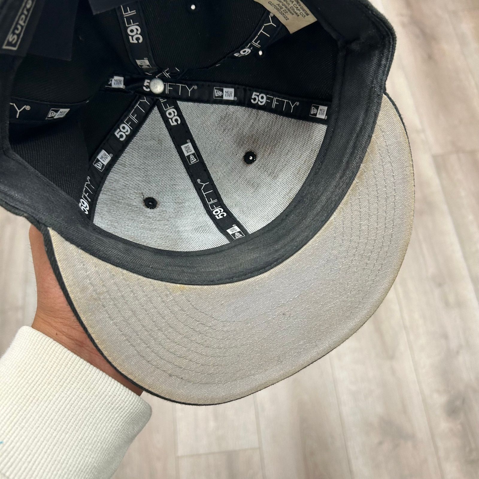 Supreme FW22 Supreme S Logo New Era 'Black' Fitted Hat Cap 7 1/4 Size ONE SIZE - 5 Thumbnail