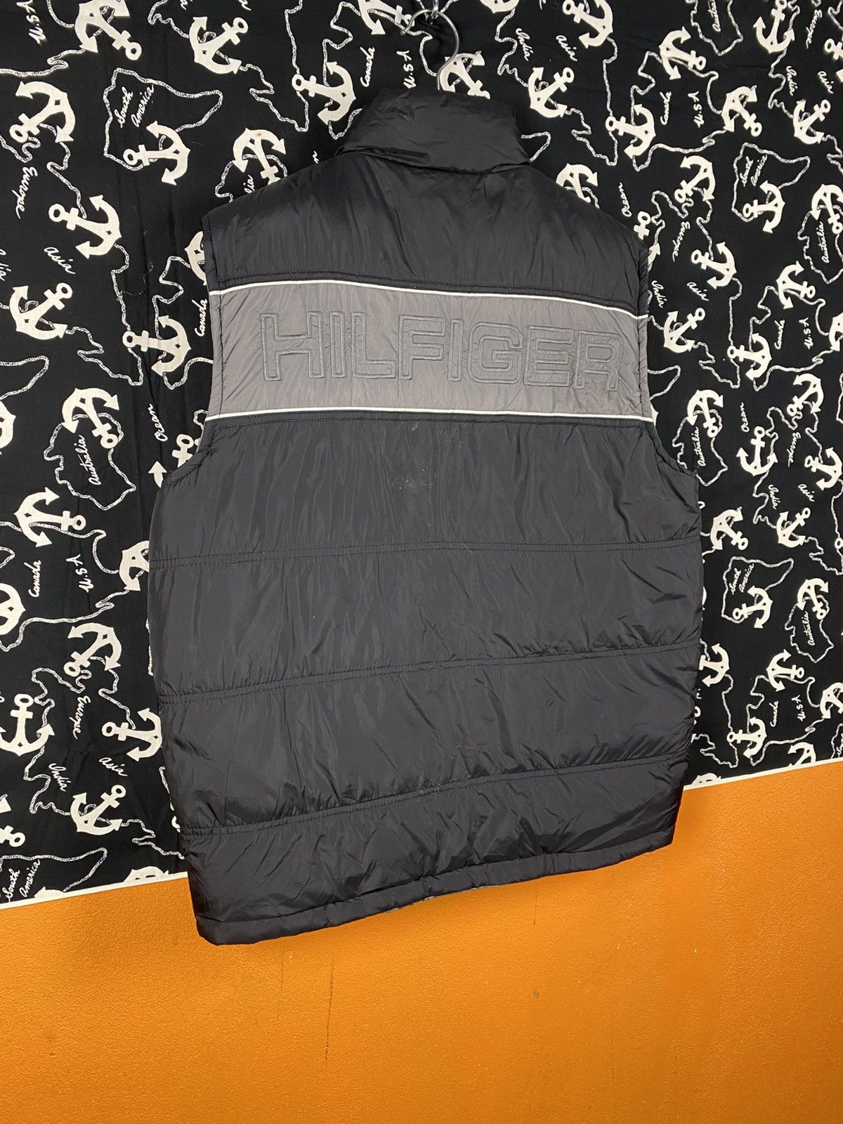 Tommy Hilfiger Tommy Hilfiger Puffer Vest Grey Sleeveless Jacket Japan Size US S / EU 44-46 / 1 - 14 Thumbnail