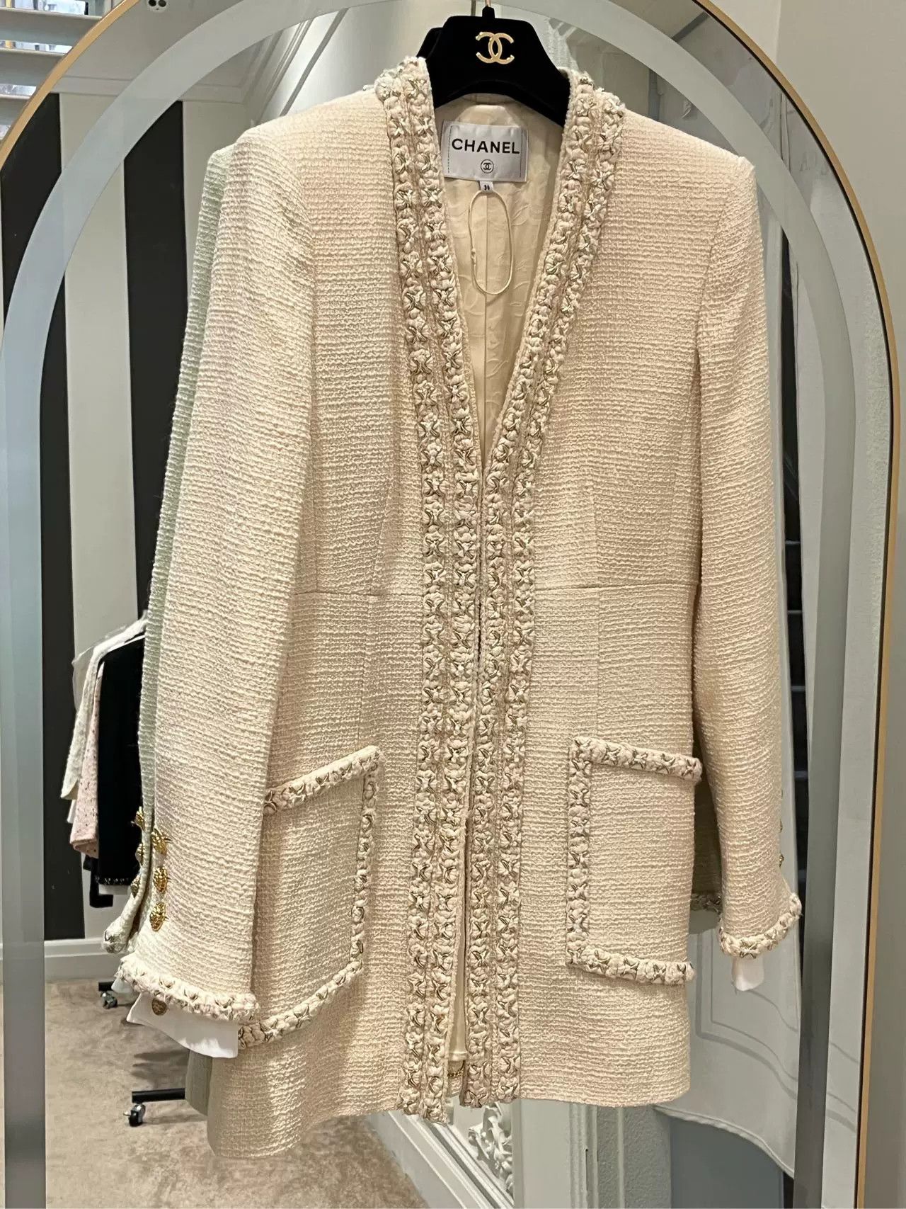 Chanel Chanel 2017 Metiers d'Art White Coat Size US XS / EU 42 / 0 - 1 Thumbnail