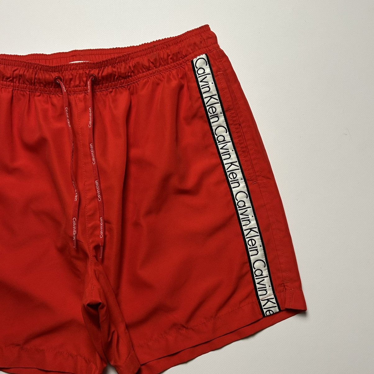 Calvin Klein Calvin Klein Medium Swim Trunks Red Board Shorts Size US 32 / EU 48 - 2 Thumbnail