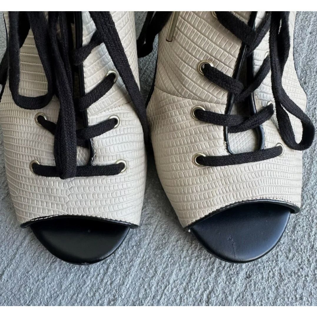 Juicy Couture Juicy Couture Open Toe Lace Up Block Heels Beige Sandals 6M Size US 6 / IT 36 - 2 Thumbnail