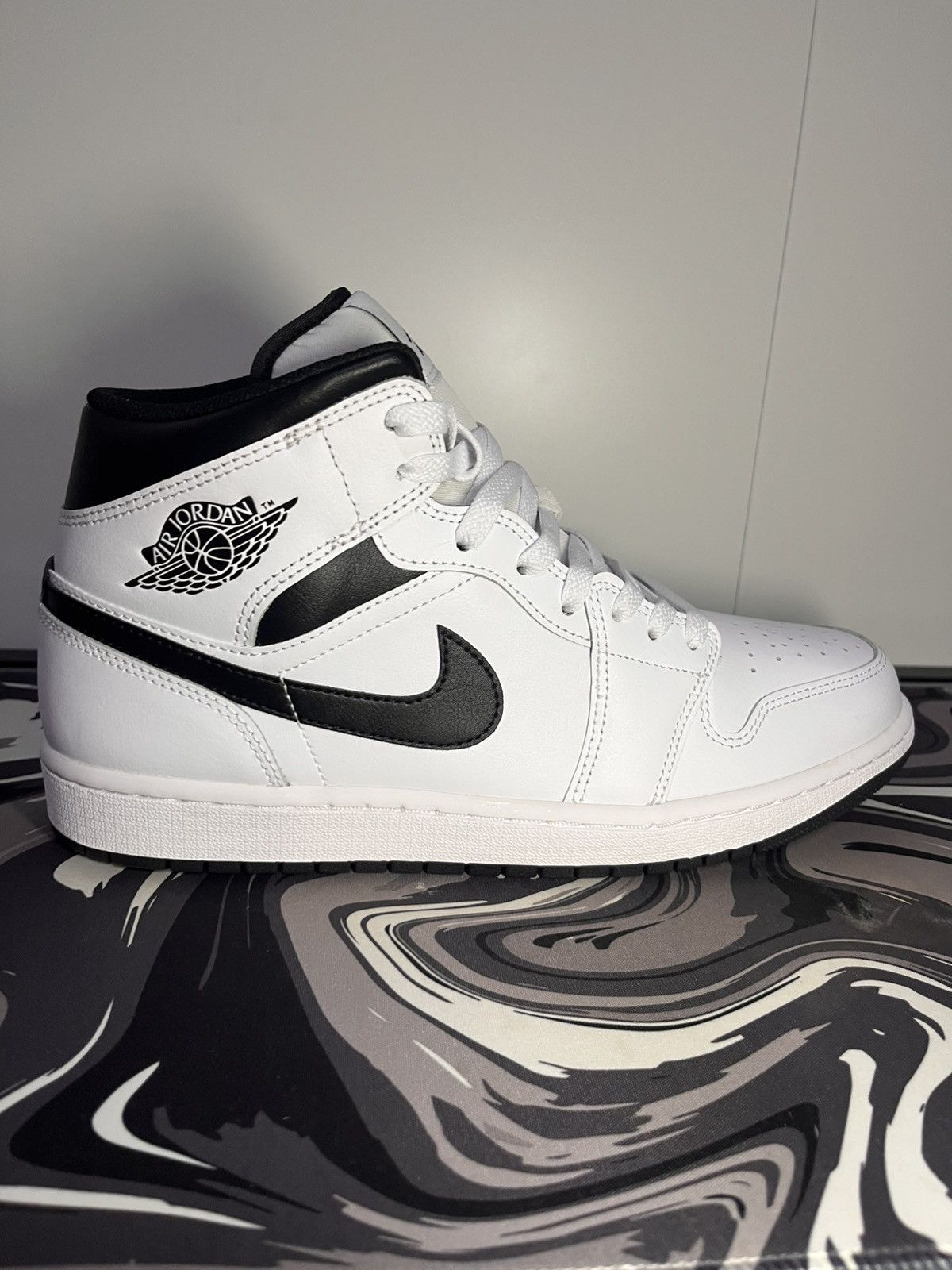 Jordan Brand Air Jordan 1 mid “white Black” Size US 10 / EU 43 - 3 Thumbnail