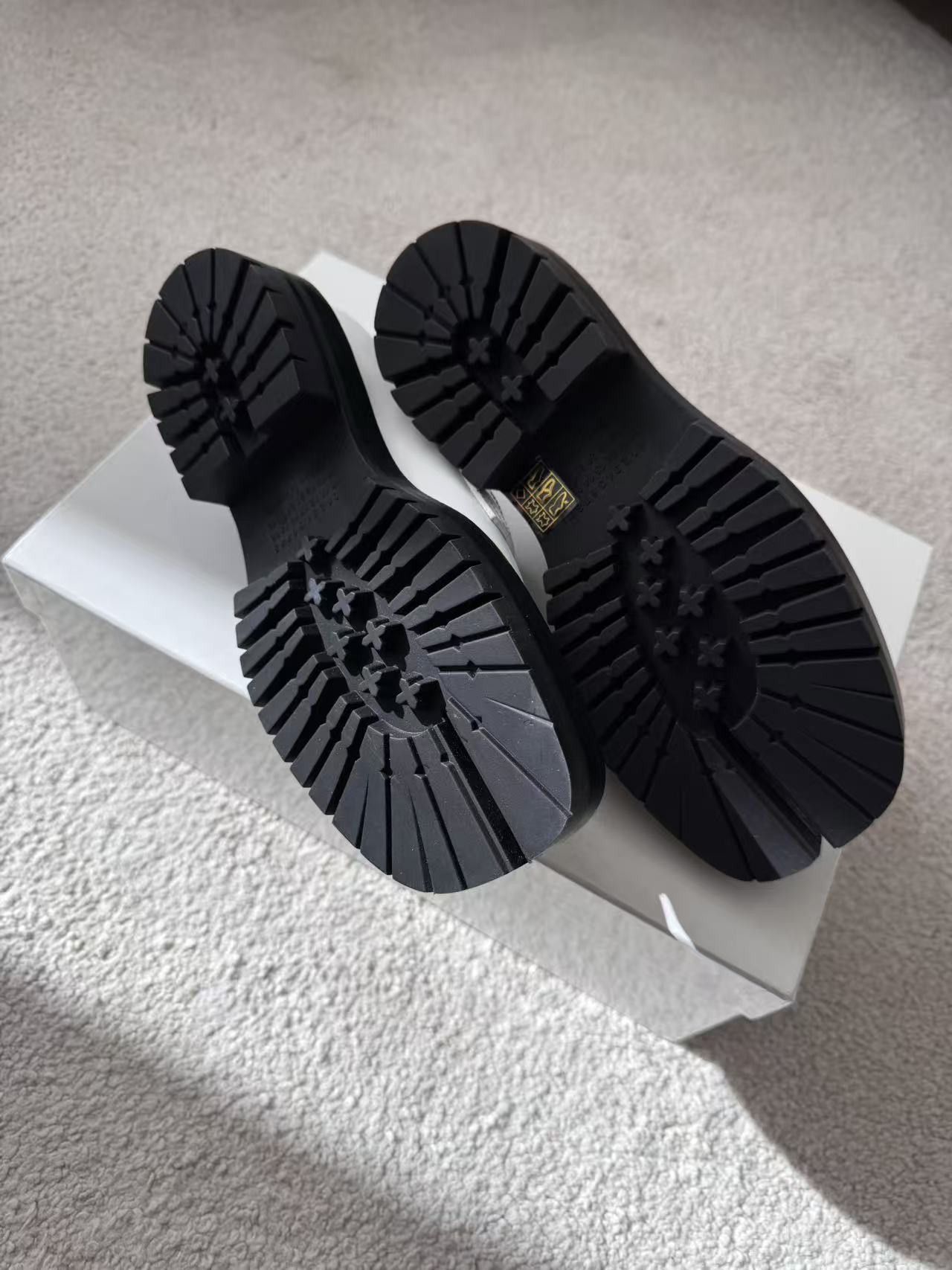 Maison Margiela Maison Margiela Tabi Loafers Brand New Size US 7 / IT 37 - 14 Thumbnail