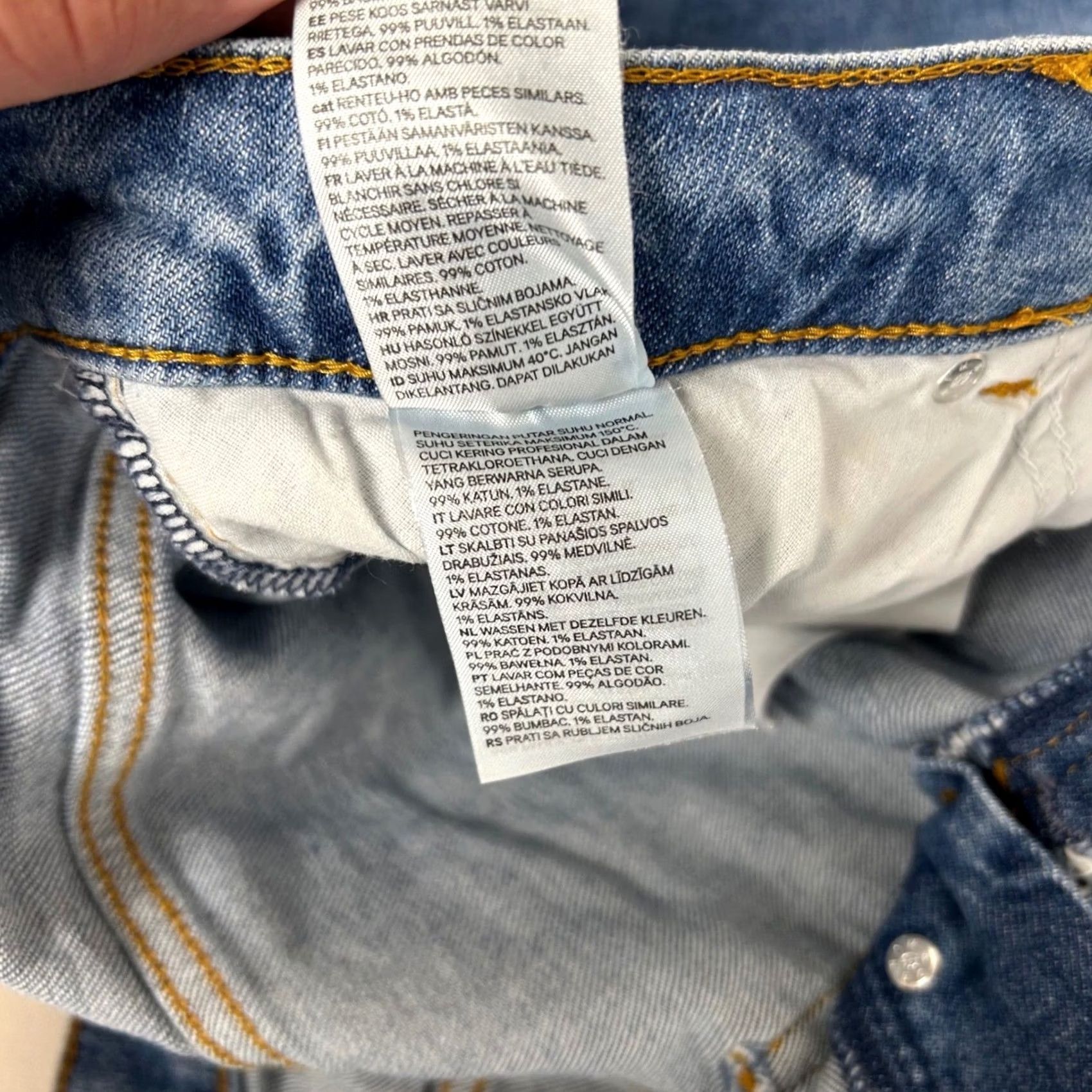 H&M H&M &Denim 90s High Waist Button Fly Raw Hem Denim Shorts Womens 16 Blue Casual Jeans Shorts Size 25" / US 0 / IT 36 - 5 Thumbnail