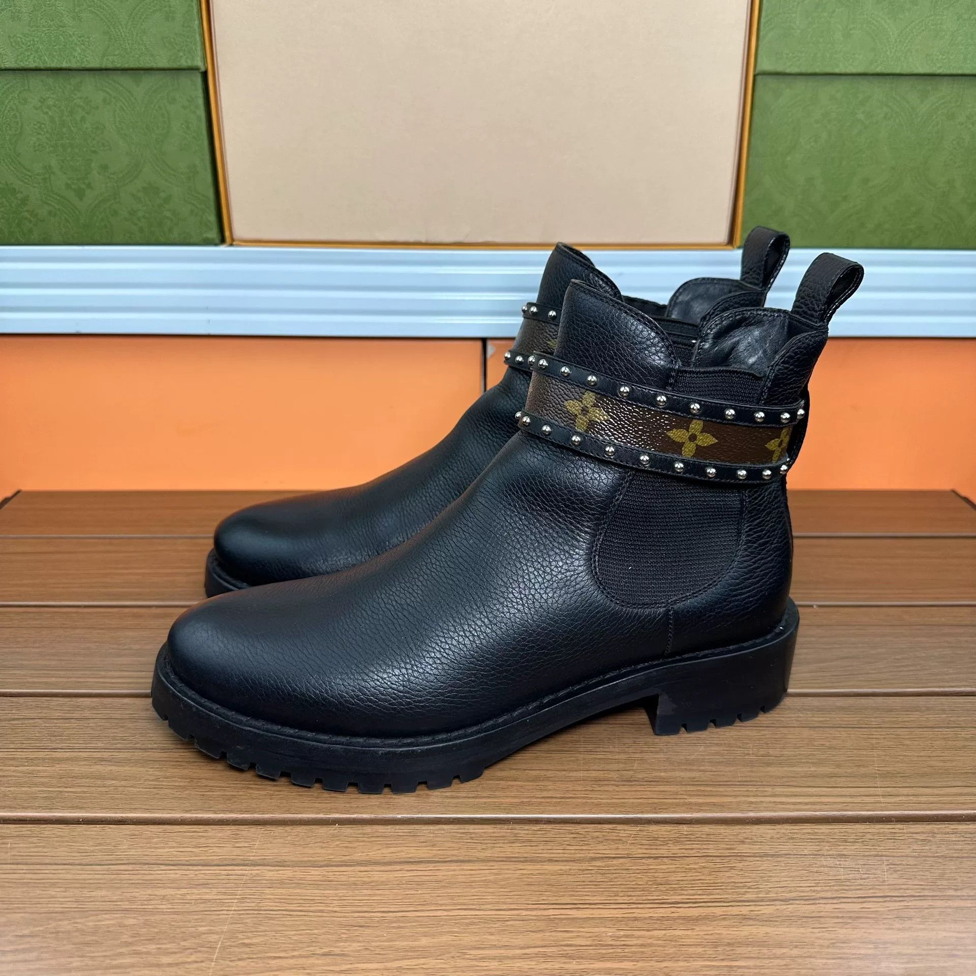 Louis Vuitton Louis Vuitton Boots it_36-5 Women Size US 6.5 / IT 36.5 - 1 Thumbnail