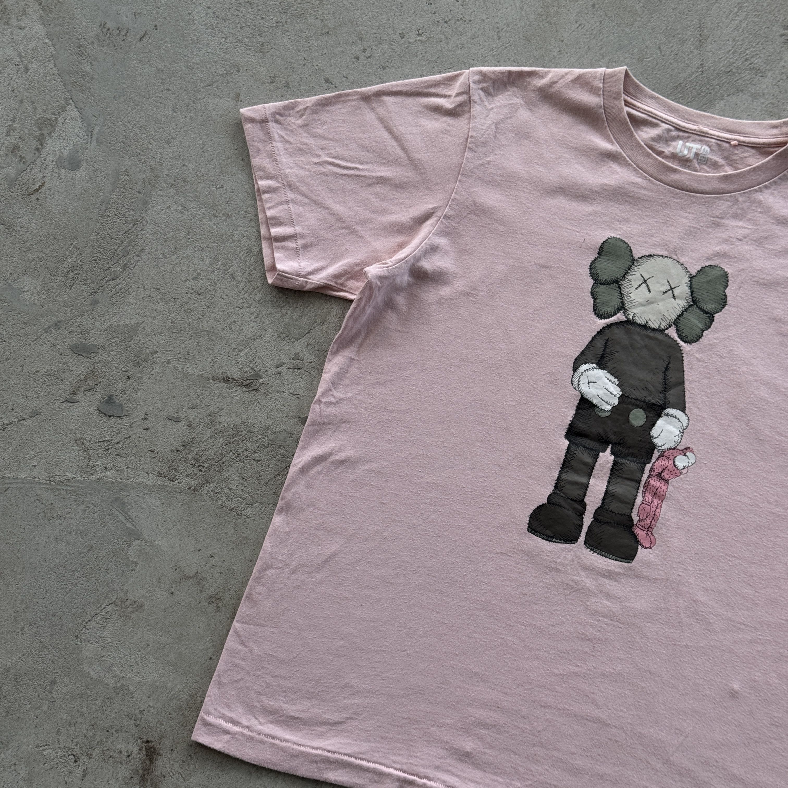 Uniqlo Uniqlo UT Kaws BFF Graphic Pink T-Shirt Medium Tee Size M Size US M / EU 48-50 / 2 - 3 Thumbnail