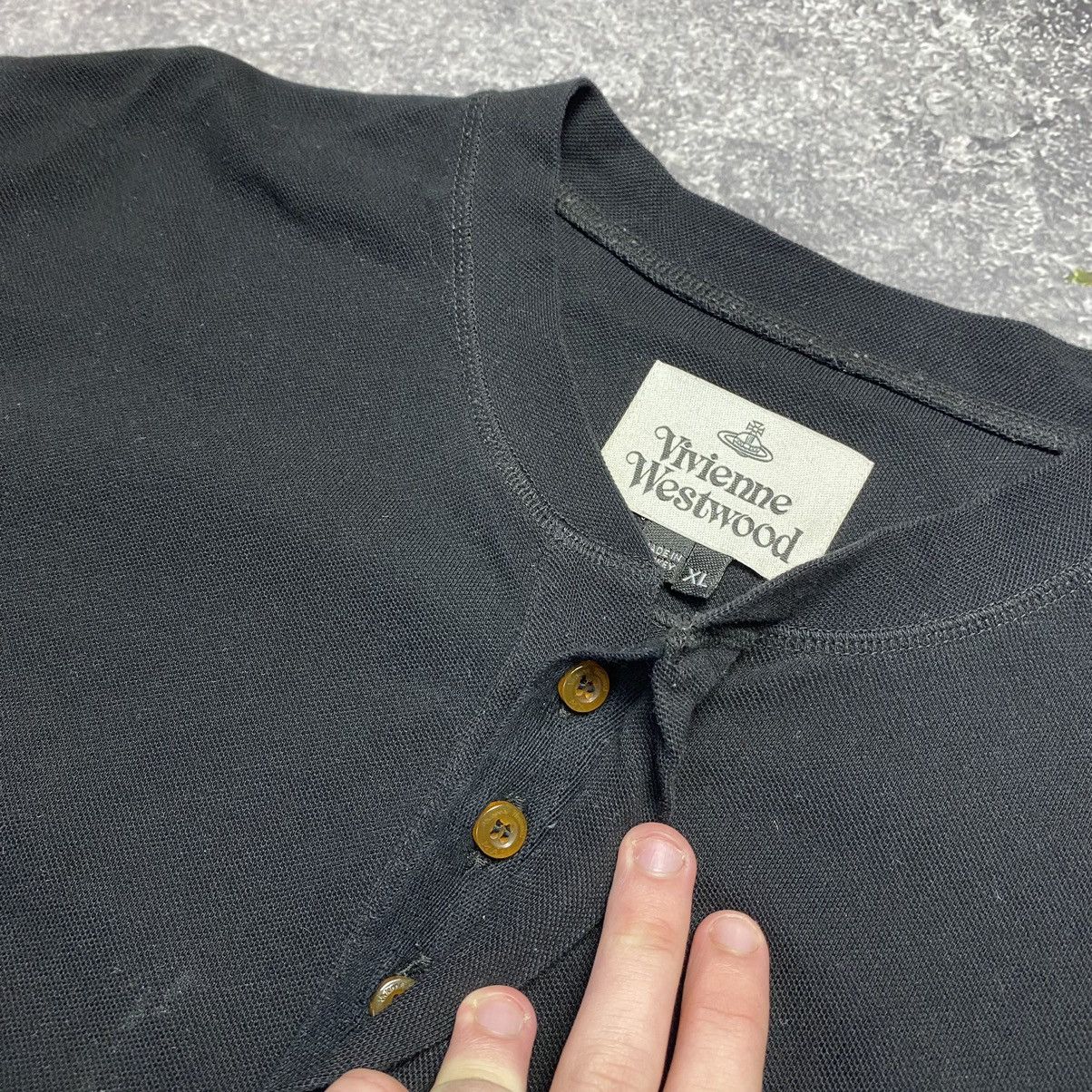 Vivienne Westwood Luxury Vivienne Westwood Small Logo Basic black tee Size US XL / EU 56 / 4 - 8 Thumbnail