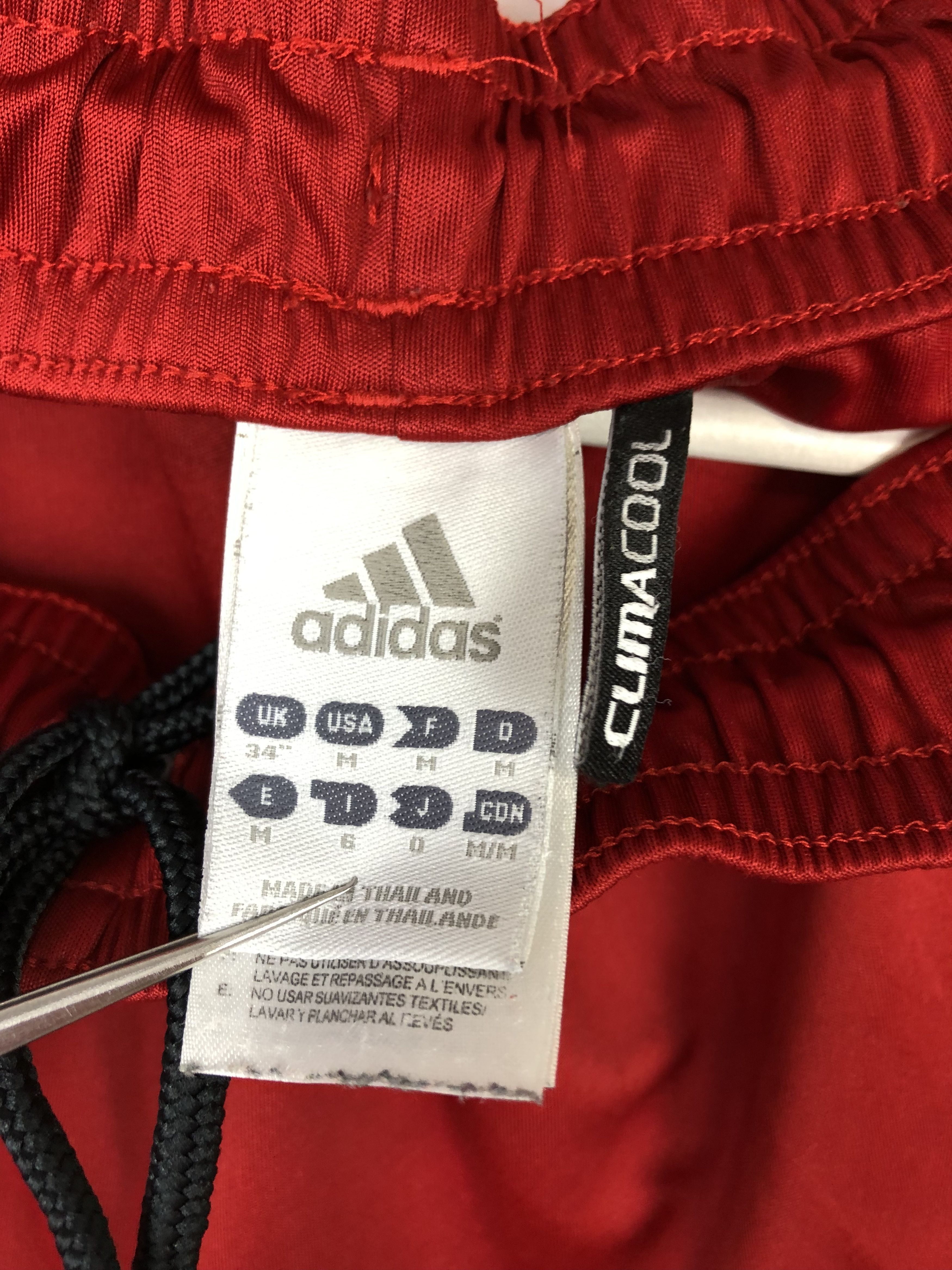 Adidas Vintage Adidas Bayern Munich Football Shorts Soccer M Size US 32 / EU 48 - 6 Thumbnail