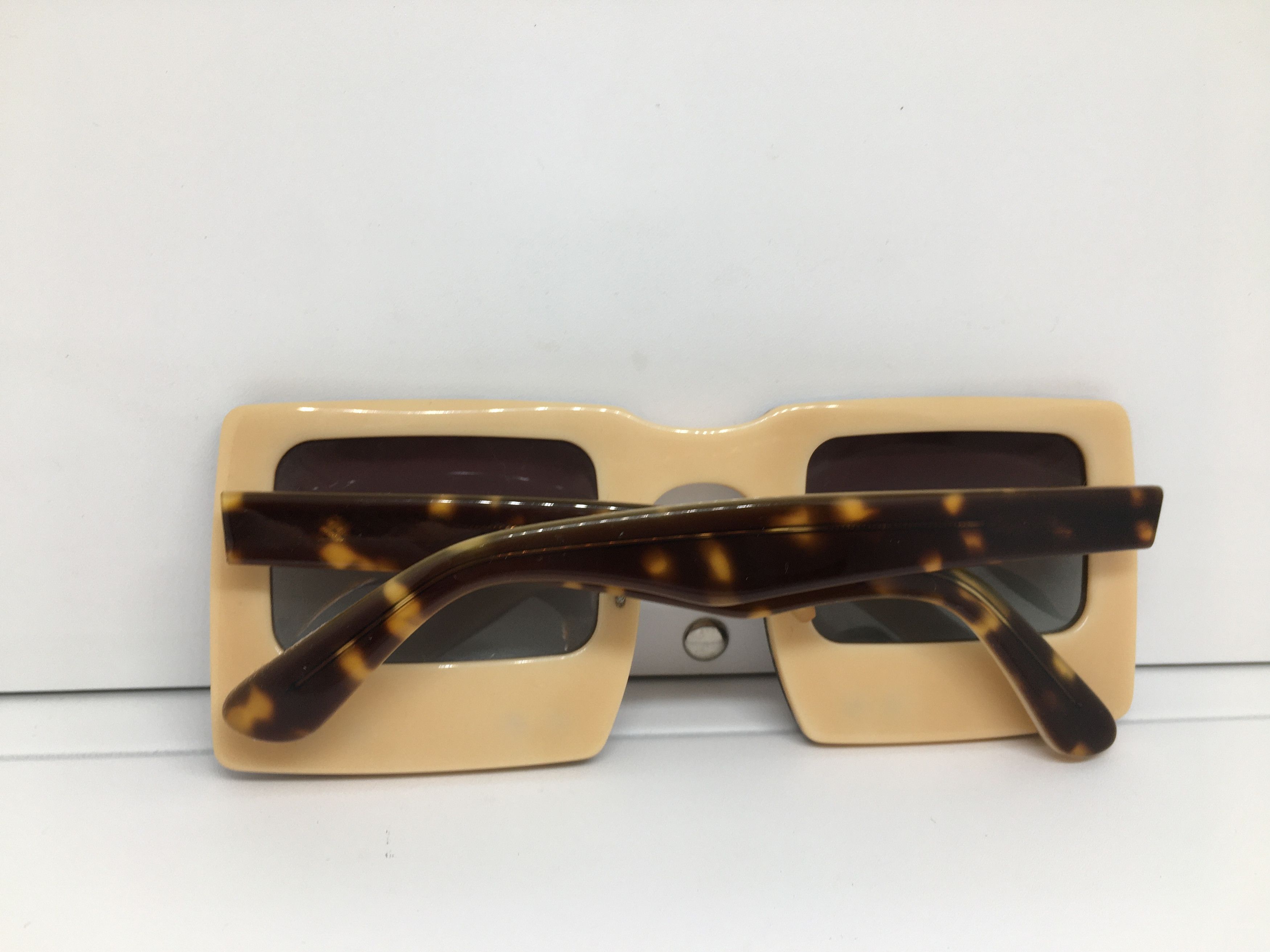 Vintage Vintage JEREMY SCOTT BEVERLY HILLS POP ART SUNGLASES Size ONE SIZE - 9 Thumbnail