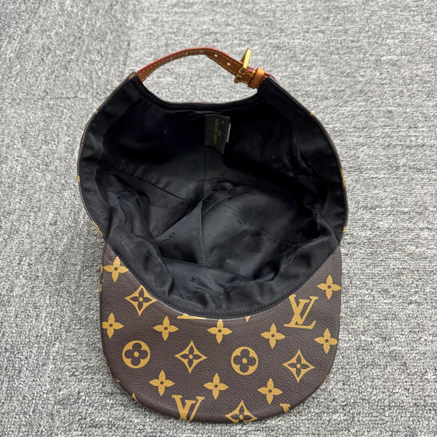 Louis Vuitton Louis Vuitton x Supreme Monogram Baseball Cap Size ONE SIZE - 4 Thumbnail