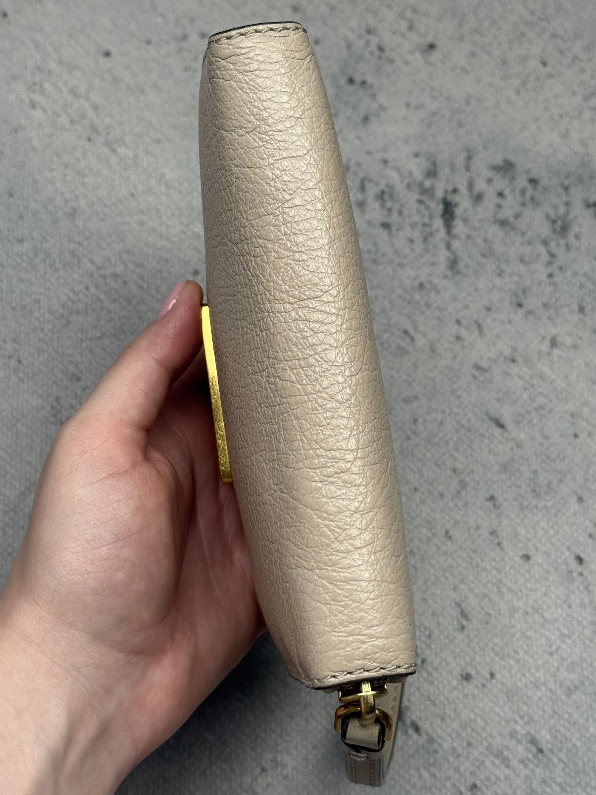 Marc by Marc Jacobs Vintage Marc by Marc Jacobs Beige Zip Around Wallet Rare Size ONE SIZE - 7 Thumbnail