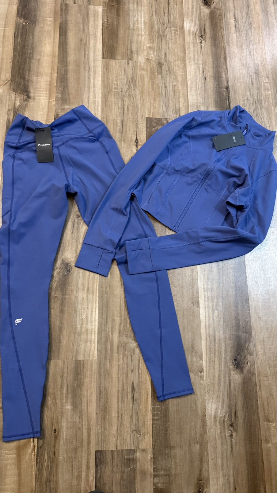 Fabletics Fabletics Perfect Storm Cropped Train Set Size M / US 6-8 / IT 42-44 - 1 Thumbnail