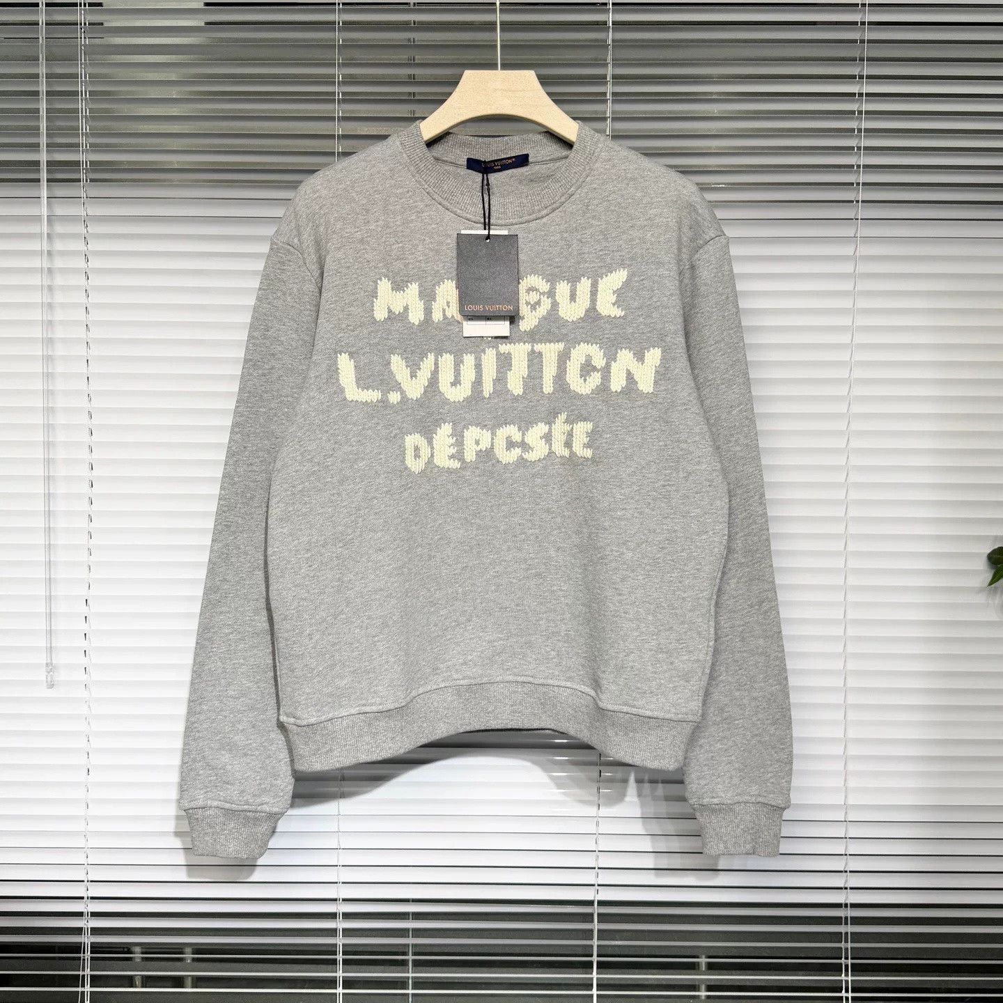 Louis Vuitton LV 2026 Embroidered Logo Sweatshirt M Size US M / EU 48-50 / 2 - 1 Thumbnail