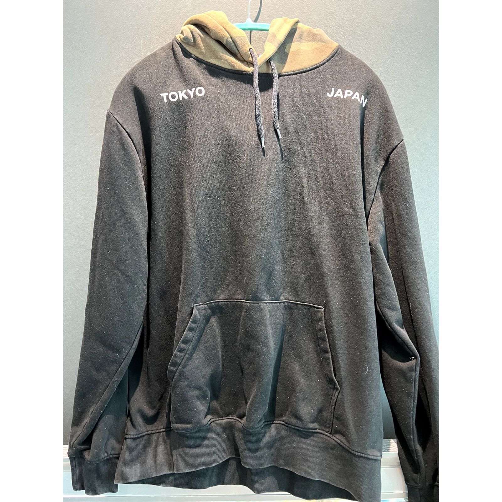Other "Tokyo Japan" Black Hoodie w/ Camo Hood Large Size US L / EU 52-54 / 3 - 1 Thumbnail