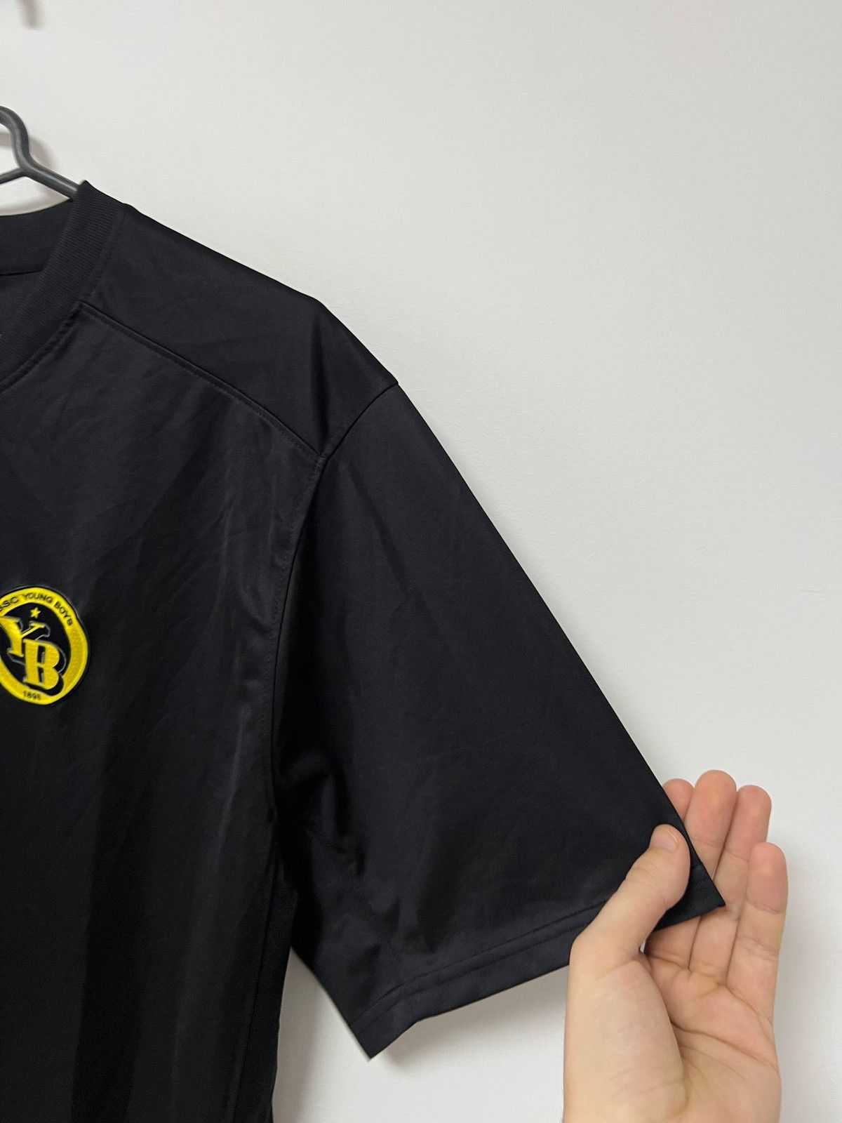 Nike Vintage Young Boys 2010/2011 Jersey Football Shirt Nike XXL Size US XXL / EU 58 / 5 - 8 Thumbnail