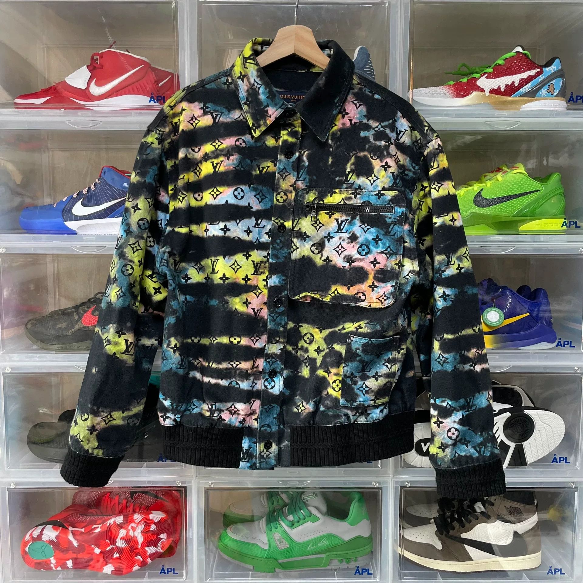 Louis Vuitton Louis Vuitton SS23 Tie-Dye Monogram Denim Jacket Size US S / EU 44-46 / 1 - 1 Thumbnail