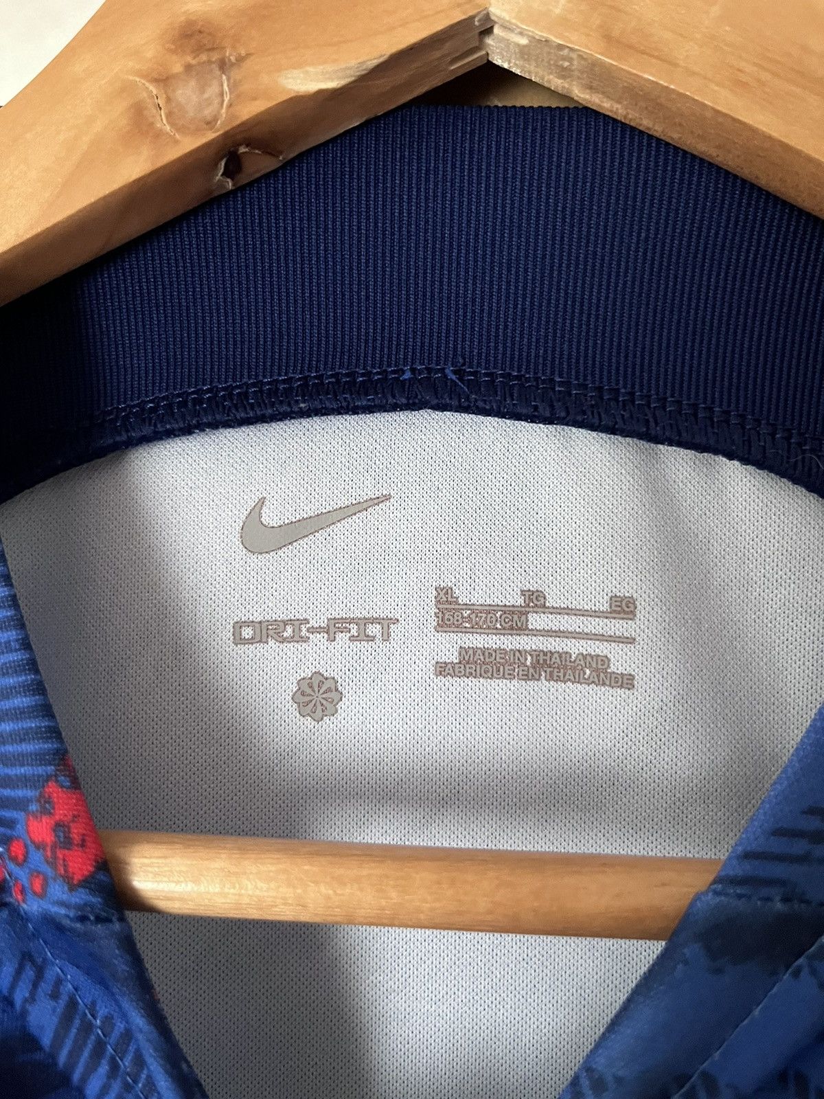Nike Blokecore ⚽️ Nike England home football shirt Y2K hype M Size US XS / EU 42 / 0 - 6 Thumbnail