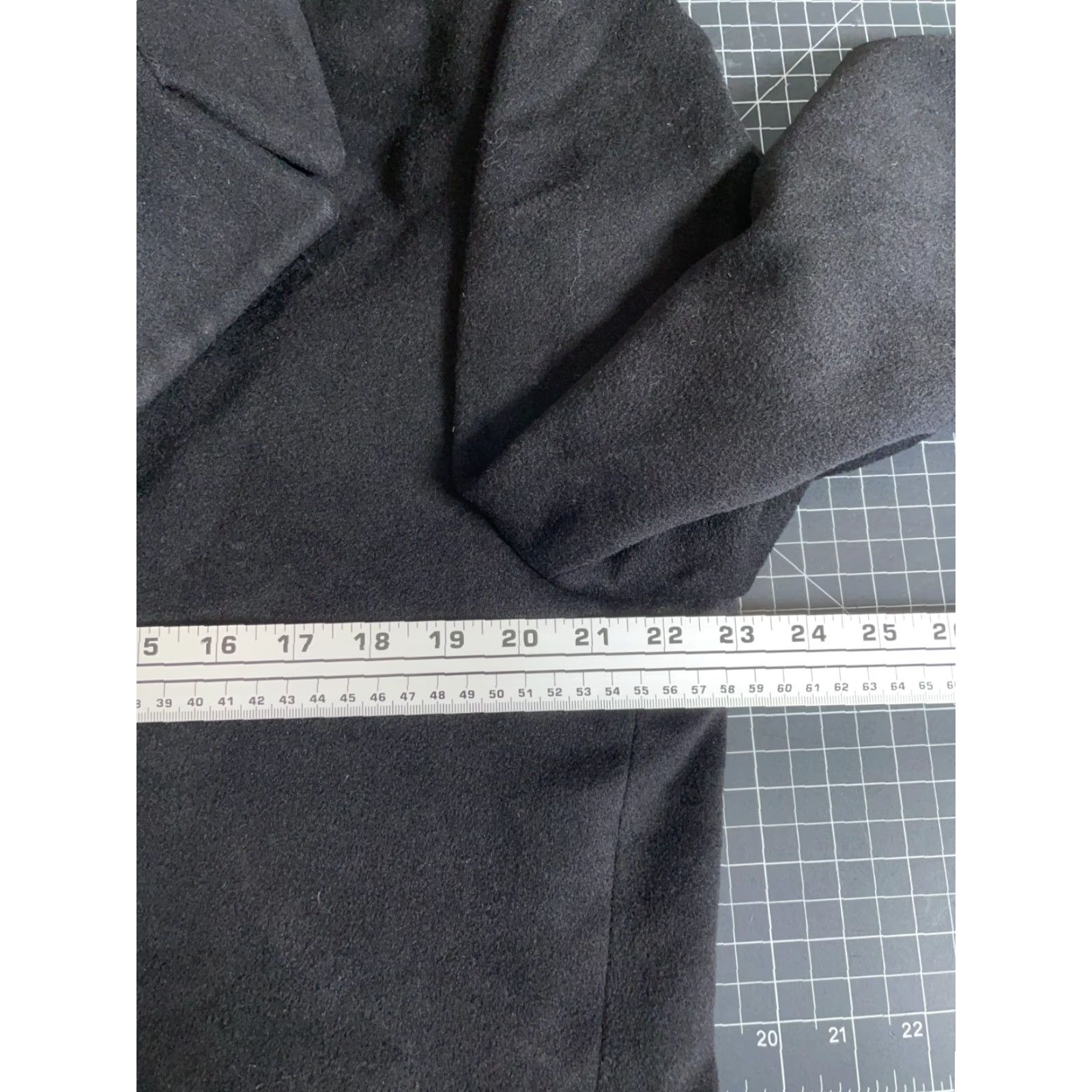 Ralph Lauren Lauren Ralph Lauren Coat Men 44 Black Wool Overcoat Mid-Length Wool Coat Jacket/Coat Black 100% Wool Overcoat Mens 44 Mid-Length Classic Preppy Size US S / EU 44-46 / 1 - 7 Thumbnail