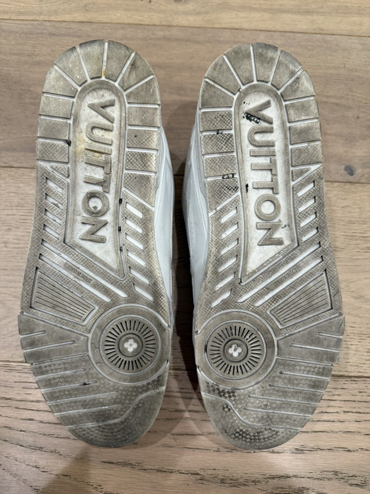 Louis Vuitton LV TRAINER DISTRESSED LEATHER - WHITE Size US 9.5 / EU 42-43 - 5 Thumbnail