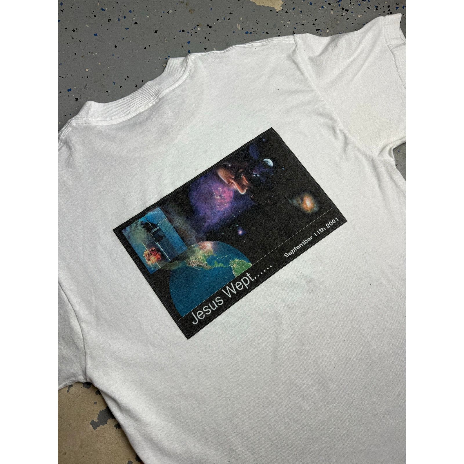 Fruit Of The Loom 2001 911 tribute tee Size US M / EU 48-50 / 2 - 6 Thumbnail