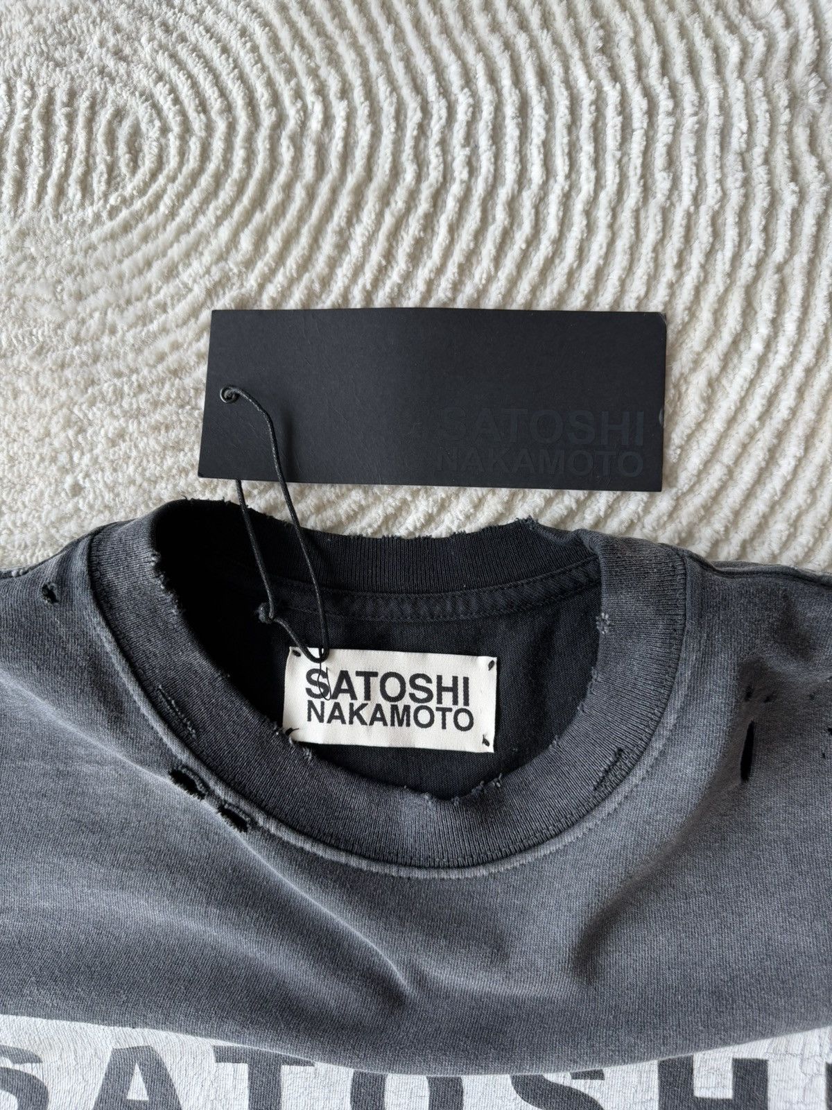 Satoshi Nakamoto Satoshi Nakamoto Distressed Short Sleeve Pullover Size US XL / EU 56 / 4 - 4 Thumbnail