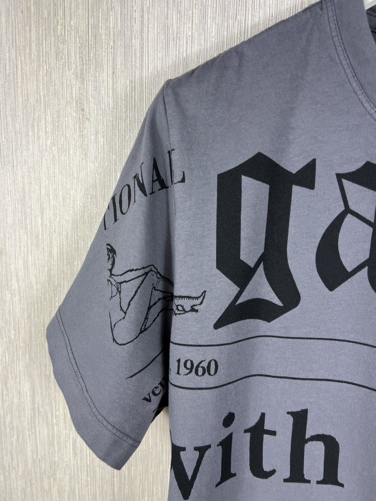 John Galliano John Galliano y2k newspaper gazette full print tee dior Size US XL / EU 56 / 4 - 7 Thumbnail