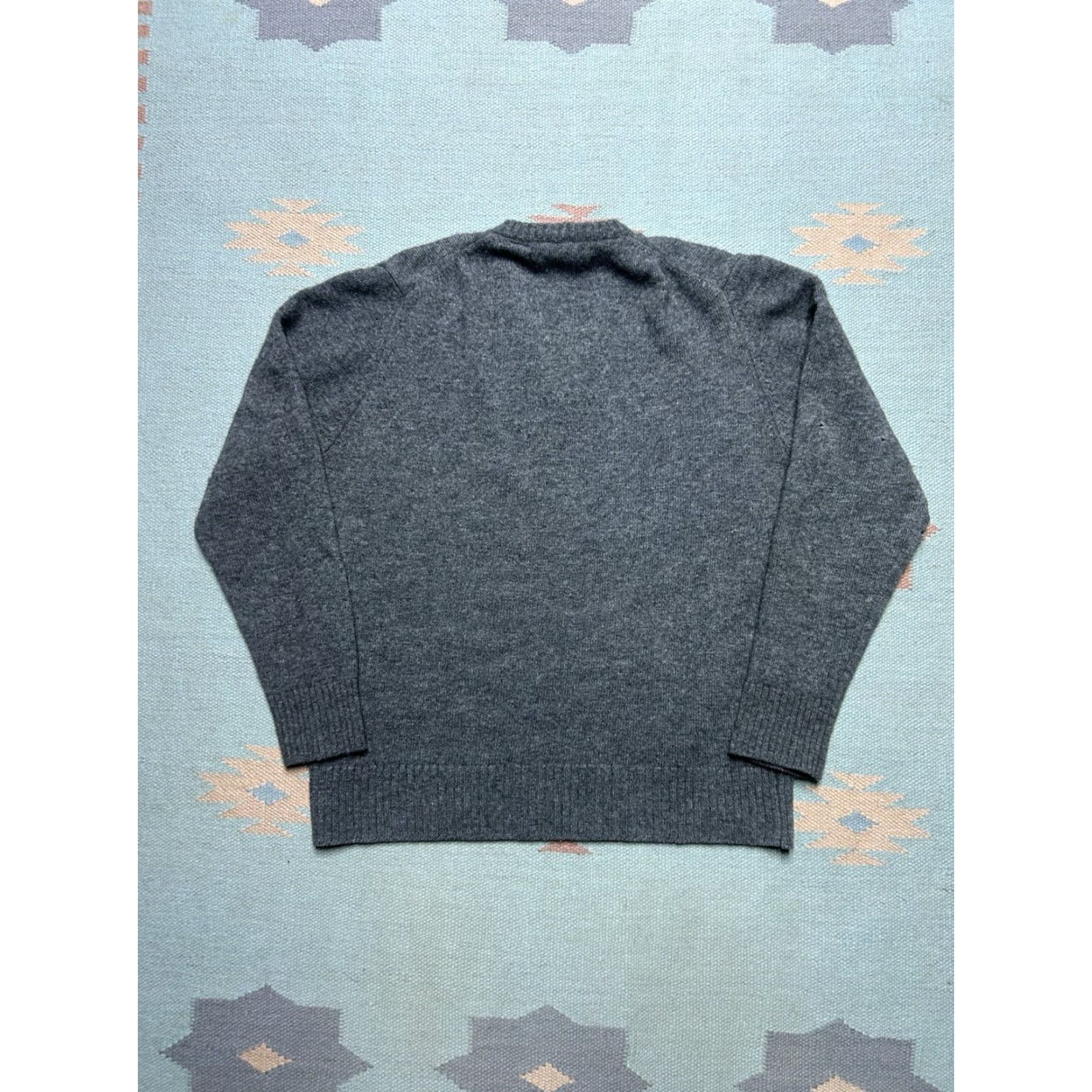 Vintage VINTAGE Richman Brothers Sweater Gray Pullover v Neck Mens Large 1960s Lambswool Acrylic Distressed Size US L / EU 52-54 / 3 - 2 Thumbnail