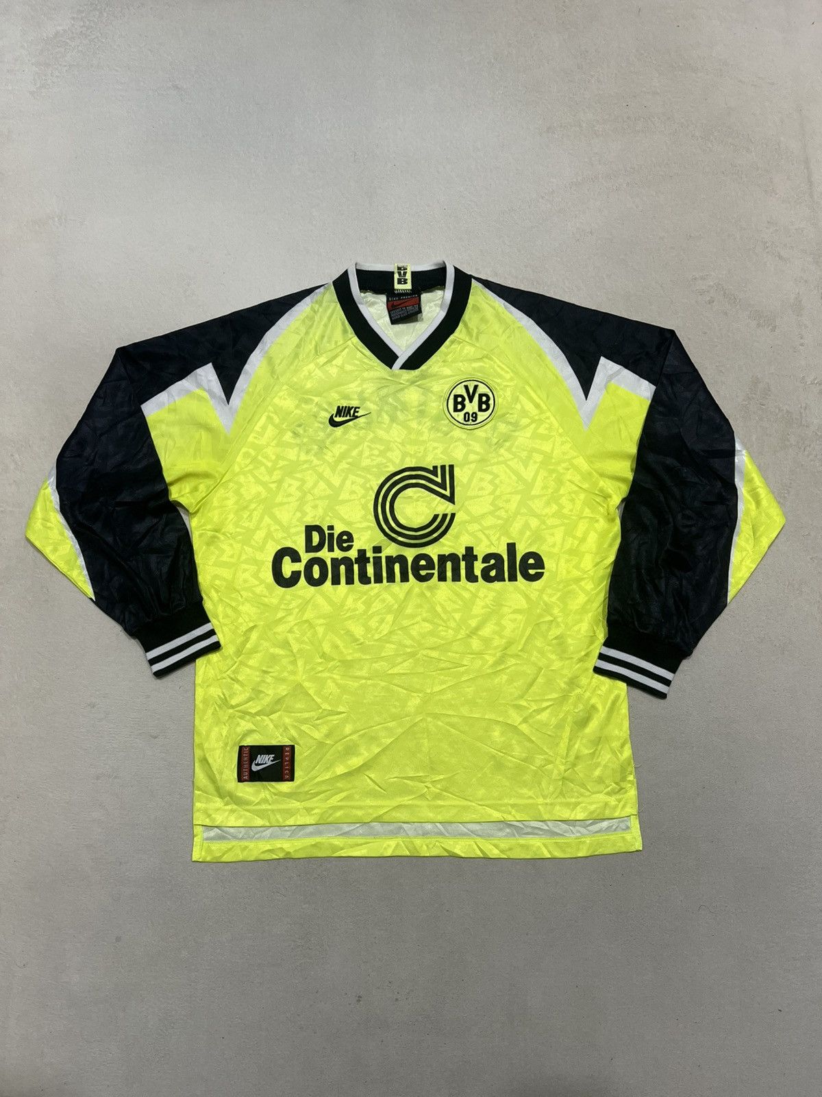Nike Borussia dortmund 1995 Nike Home Longsleeve Jersey Size US L / EU 52-54 / 3 - 1 Thumbnail