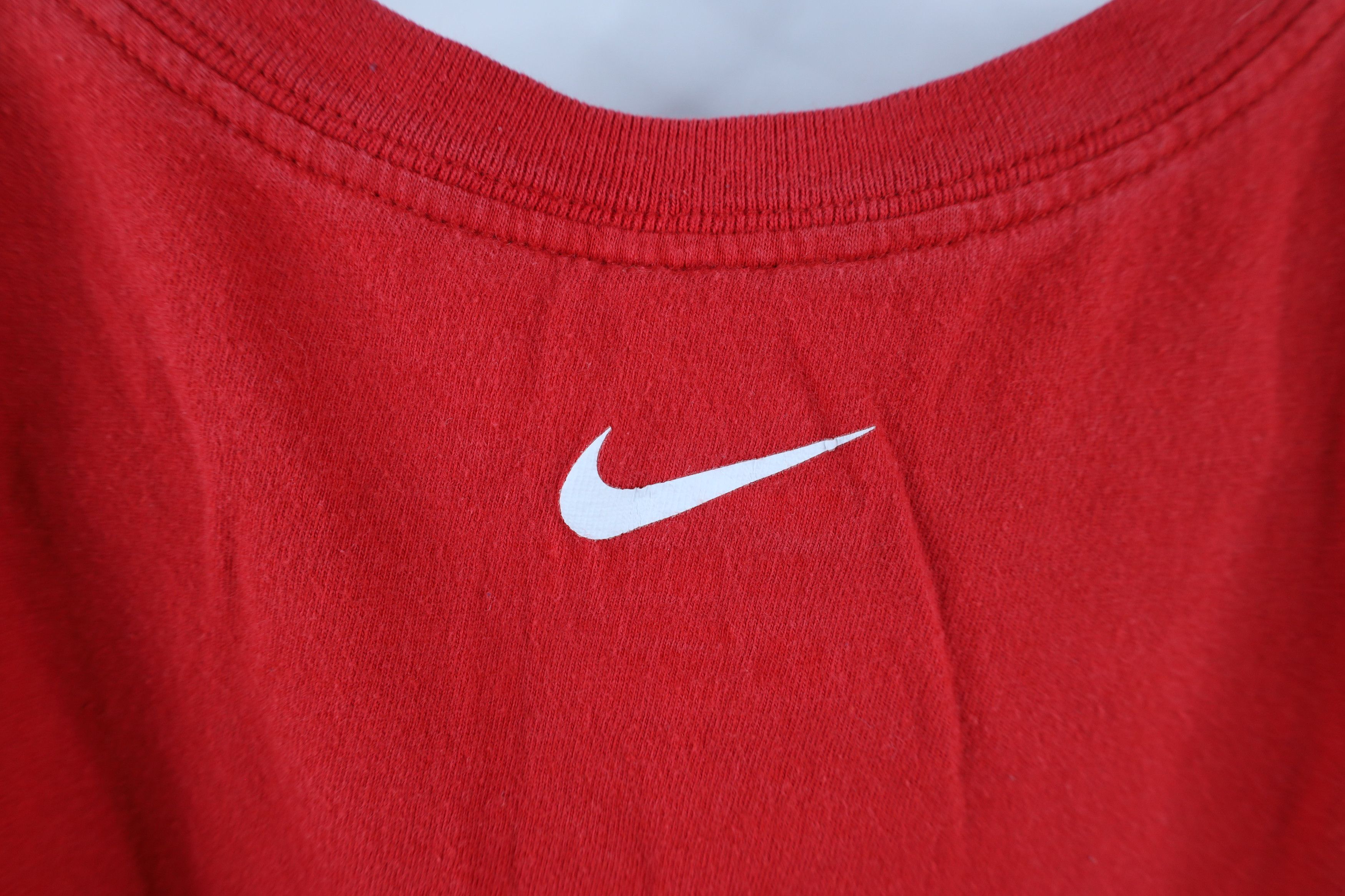 Nike × Vintage Vintage Nike Center Swoosh Duquesne University T-Shirt Red Size US L / EU 52-54 / 3 - 10 Thumbnail