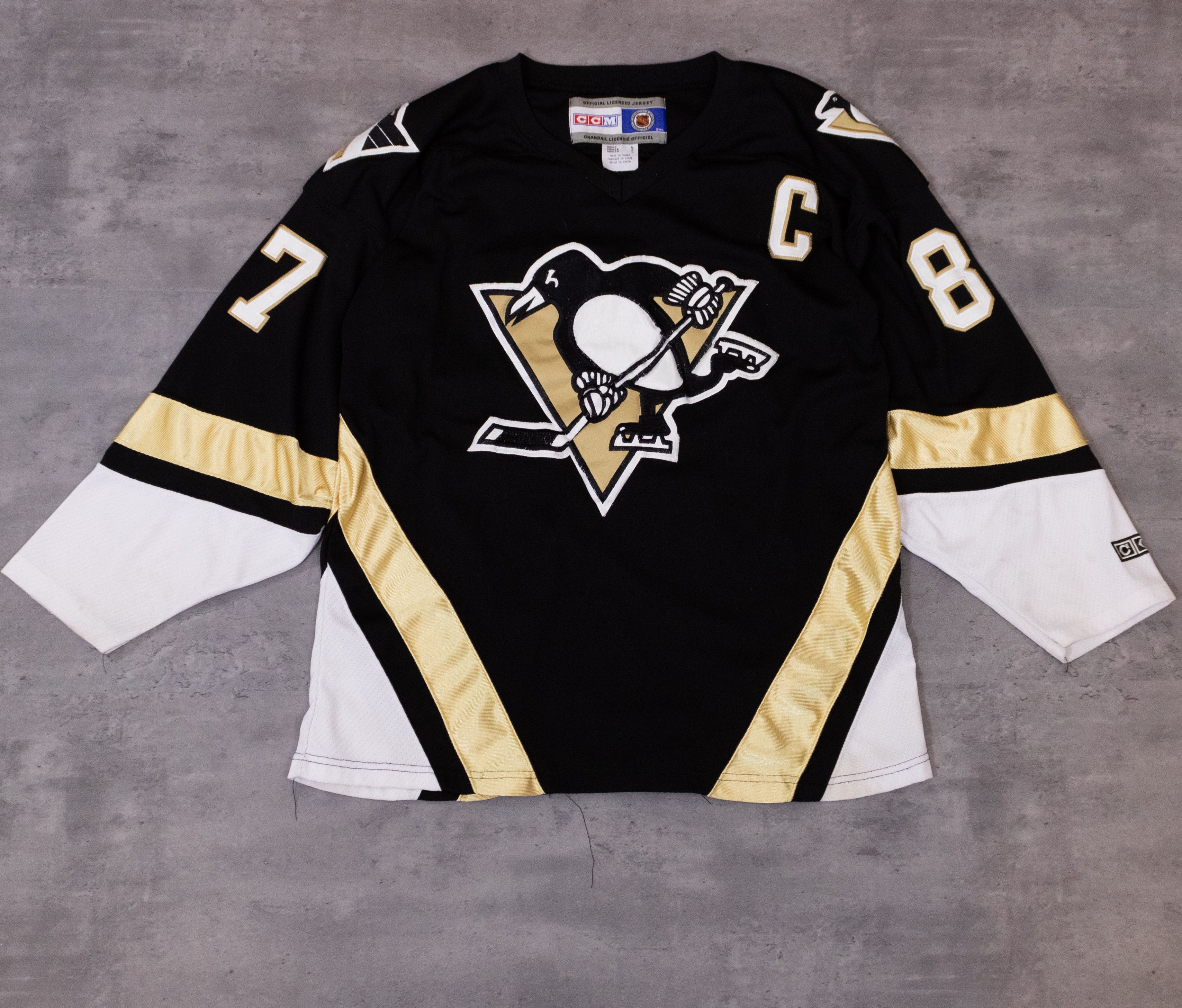 image of Ccm x Nhl Y2K 2000's Pittsburgh Penguin Sidney Crosby Black Jersey in Black/Gold/White (Size Medium