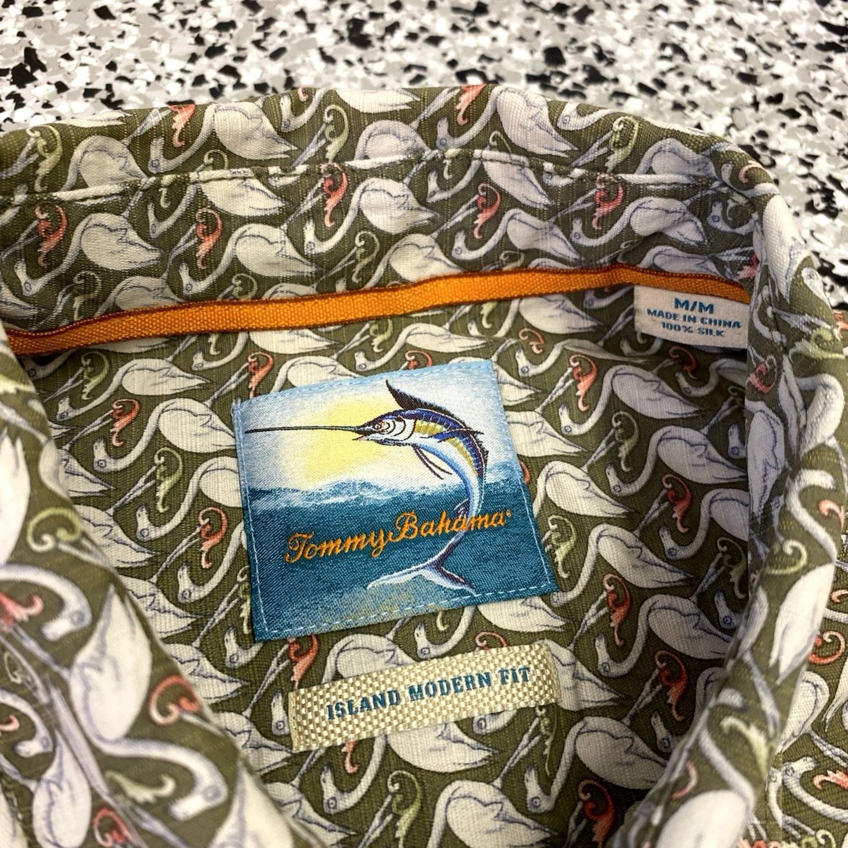 Tommy Bahama Tommy Bahama Shirt Mens M Green Flamingo Print Silk Island Modern Fit Button Up Size US M / EU 48-50 / 2 - 3 Thumbnail