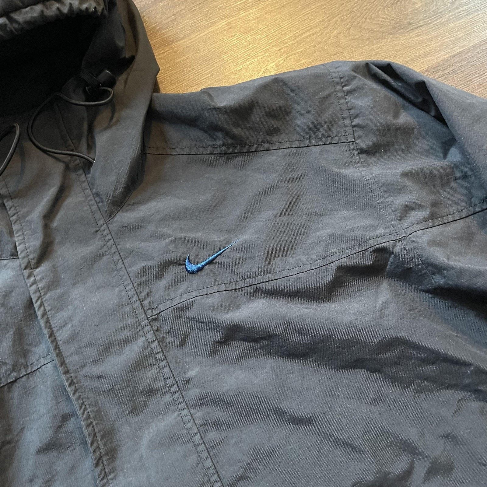 Nike Nike Jacket Mens Small Black Windbreaker Hooded Nylon Zip Size US S / EU 44-46 / 1 - 5 Thumbnail