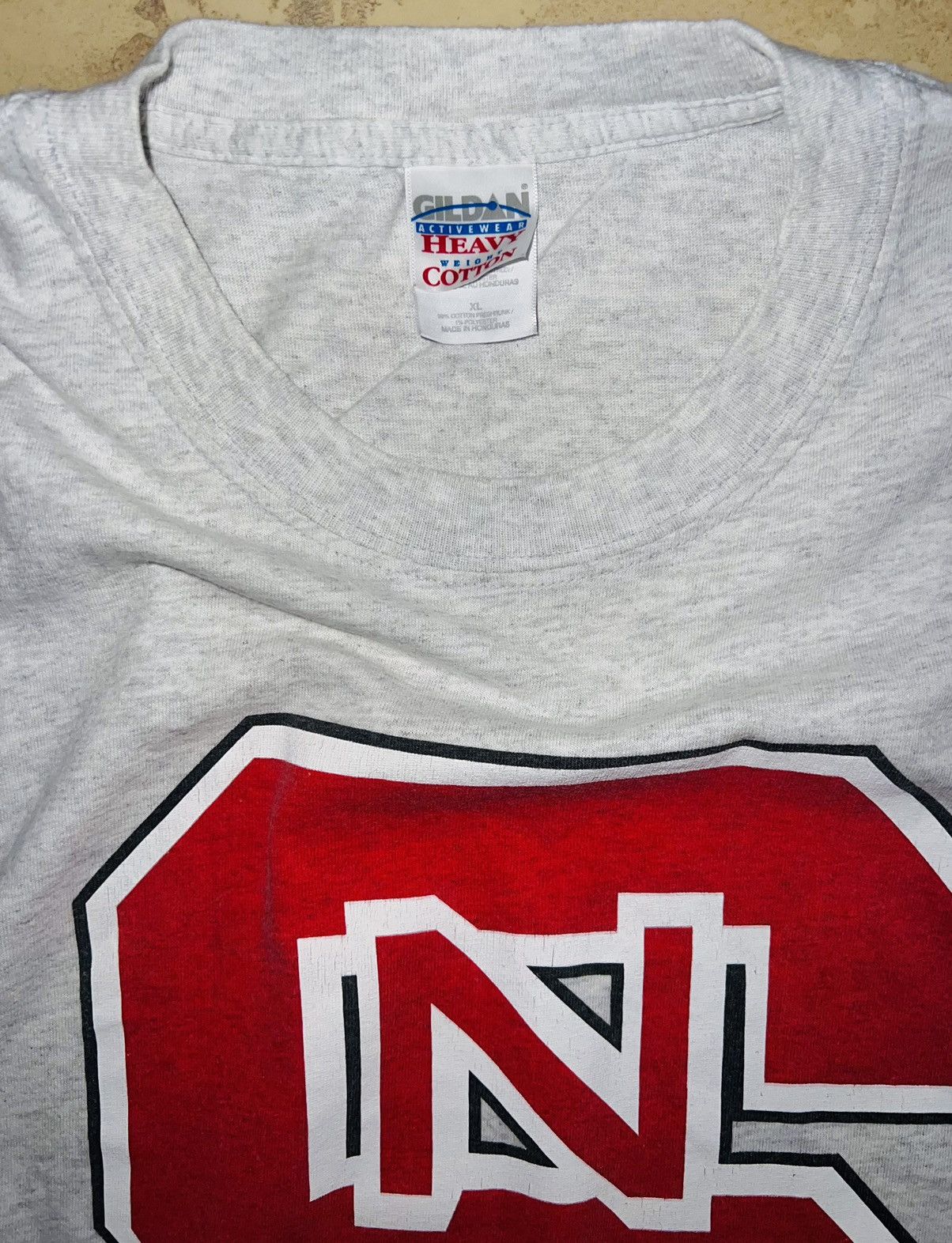 NCAA × Vintage VINTAGE NC STATE BIG LOGO T-SHIRT Size US XL / EU 56 / 4 - 7 Thumbnail