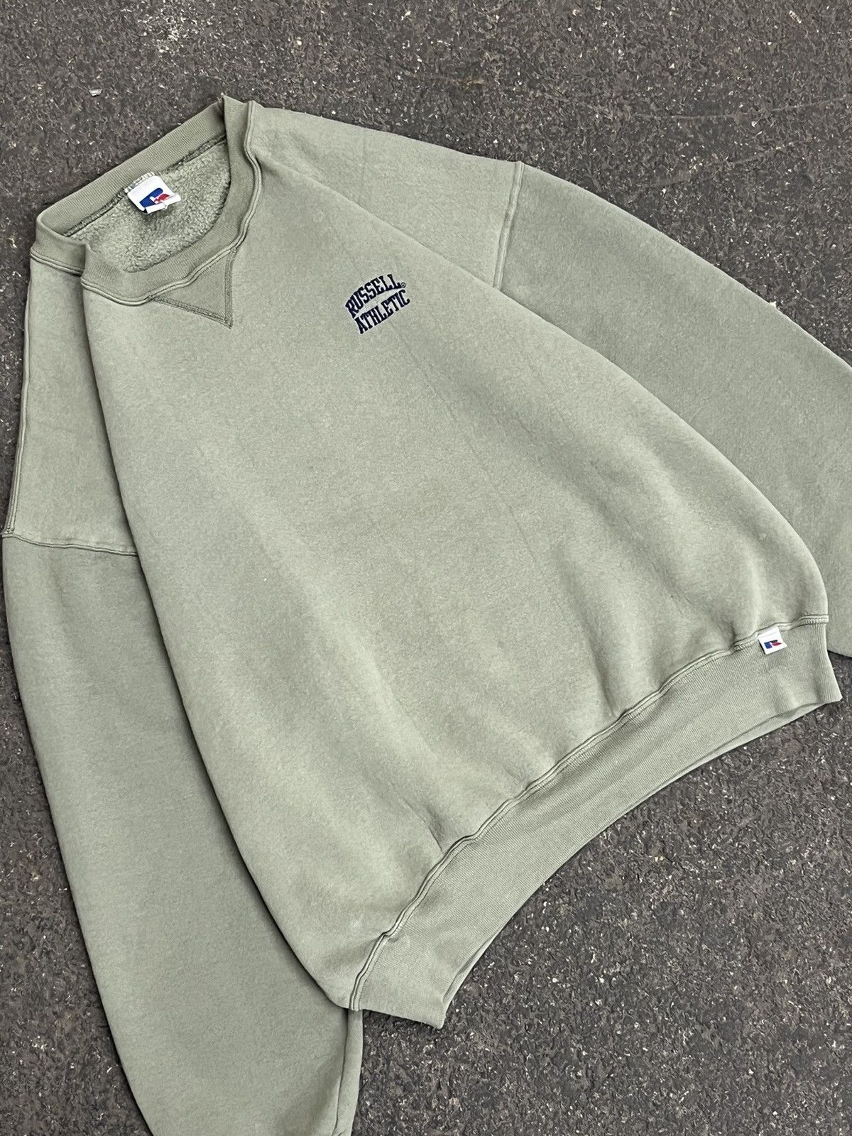 Russell Athletic × Vintage Russell athletic pistachio green earth tone boxy fit rare Size US XL / EU 56 / 4 - 2 Thumbnail