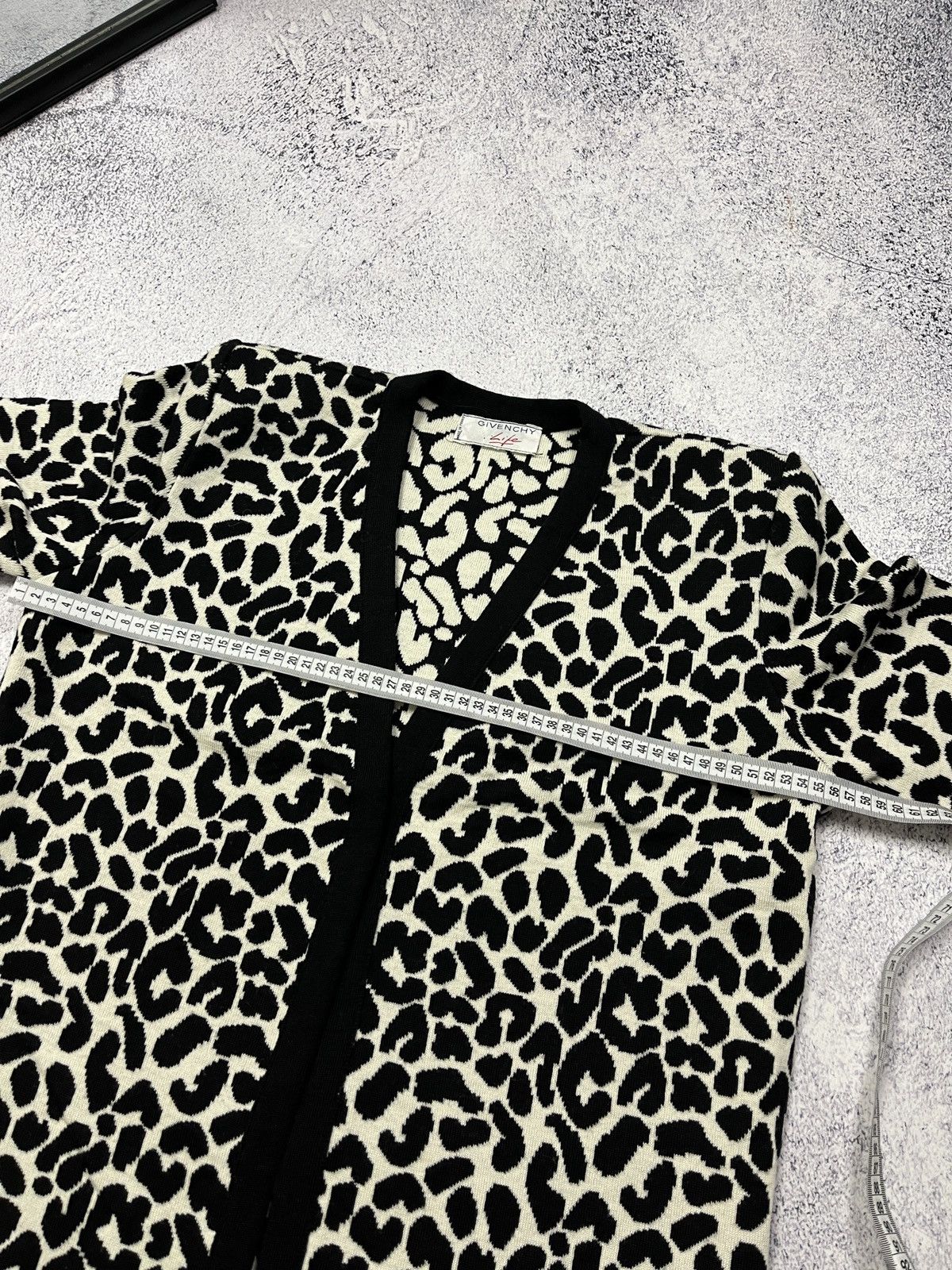 Givenchy × Vintage Vintage Givenchy Wool Cardigan Made in France Cape Jacket Size M / US 6-8 / IT 42-44 - 16 Thumbnail
