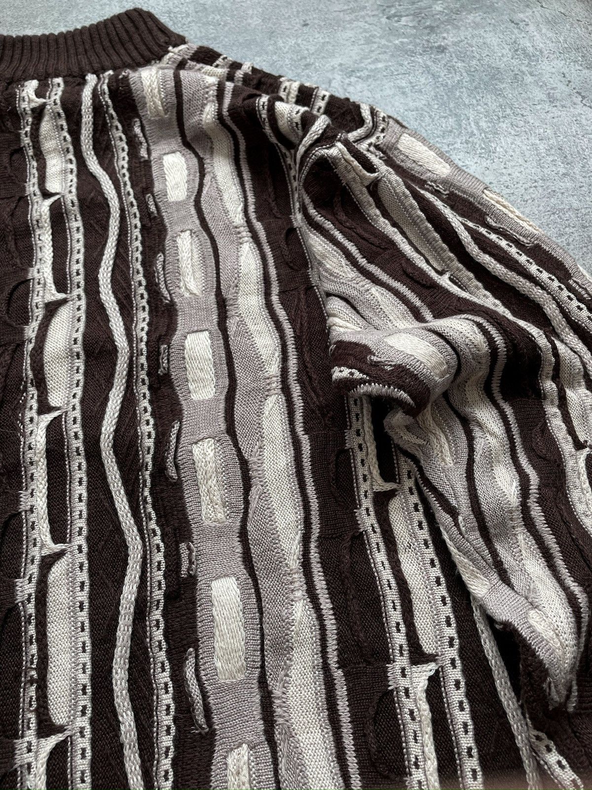 Vintage Vintage Rusia Knockout Signature 3D Cable Knit Sweater Size US XL / EU 56 / 4 - 13 Thumbnail