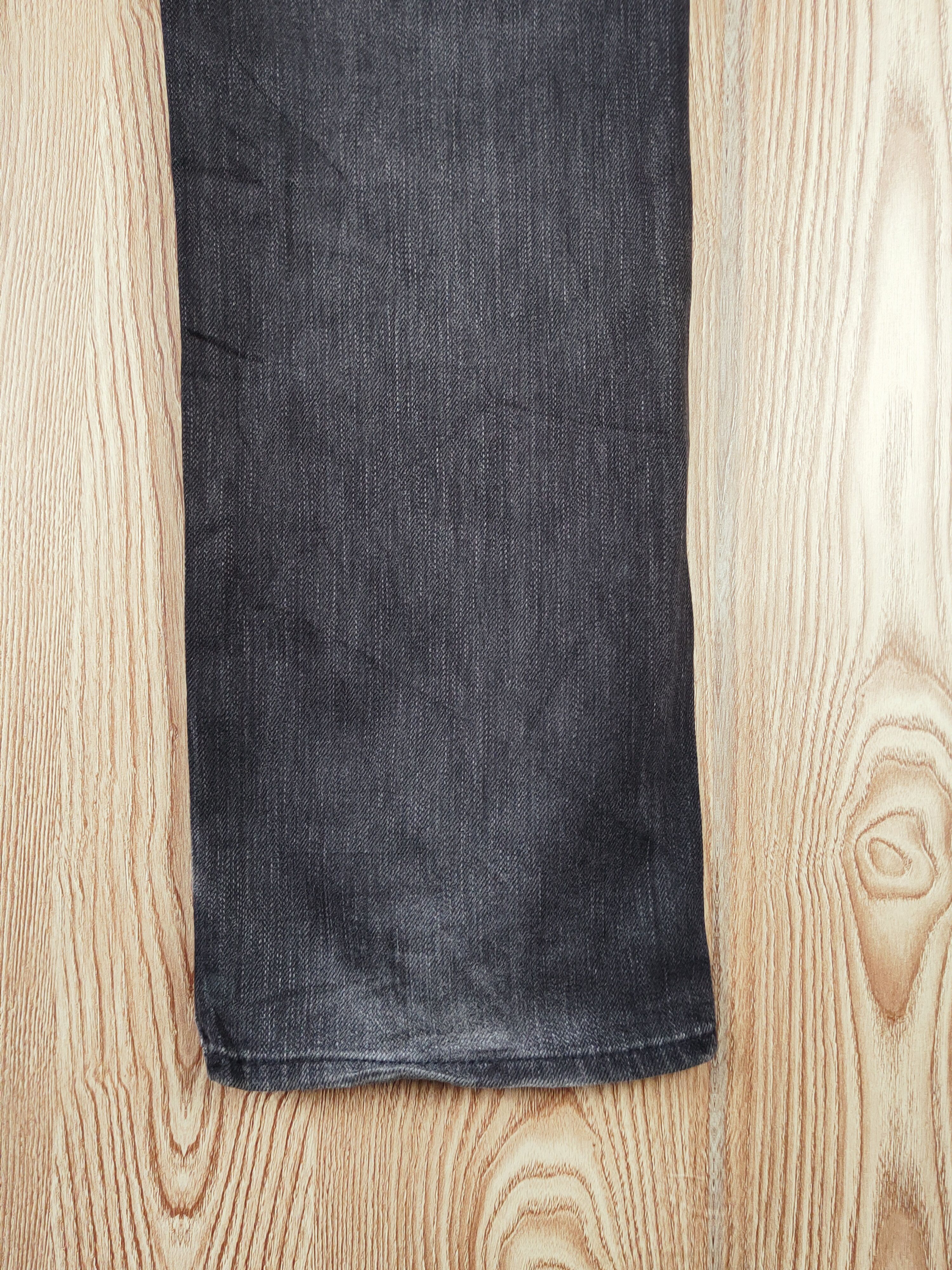 Japanese Brand Uniqlo Black Distressed Ripped Jeans #2685 Size US 31 - 11 Thumbnail