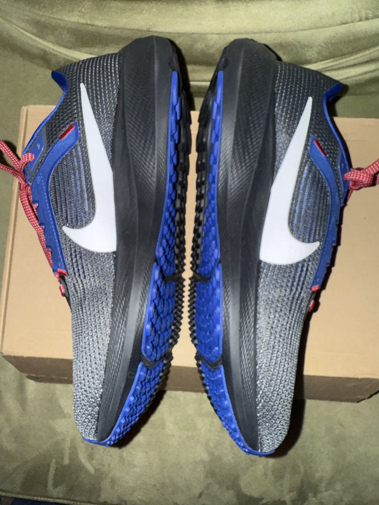 Nike Nike Air Zoom Pegasus 40 NFL “Buffalo Bills” New in Box! 9.5 Size US 9.5 / EU 42-43 - 10 Thumbnail