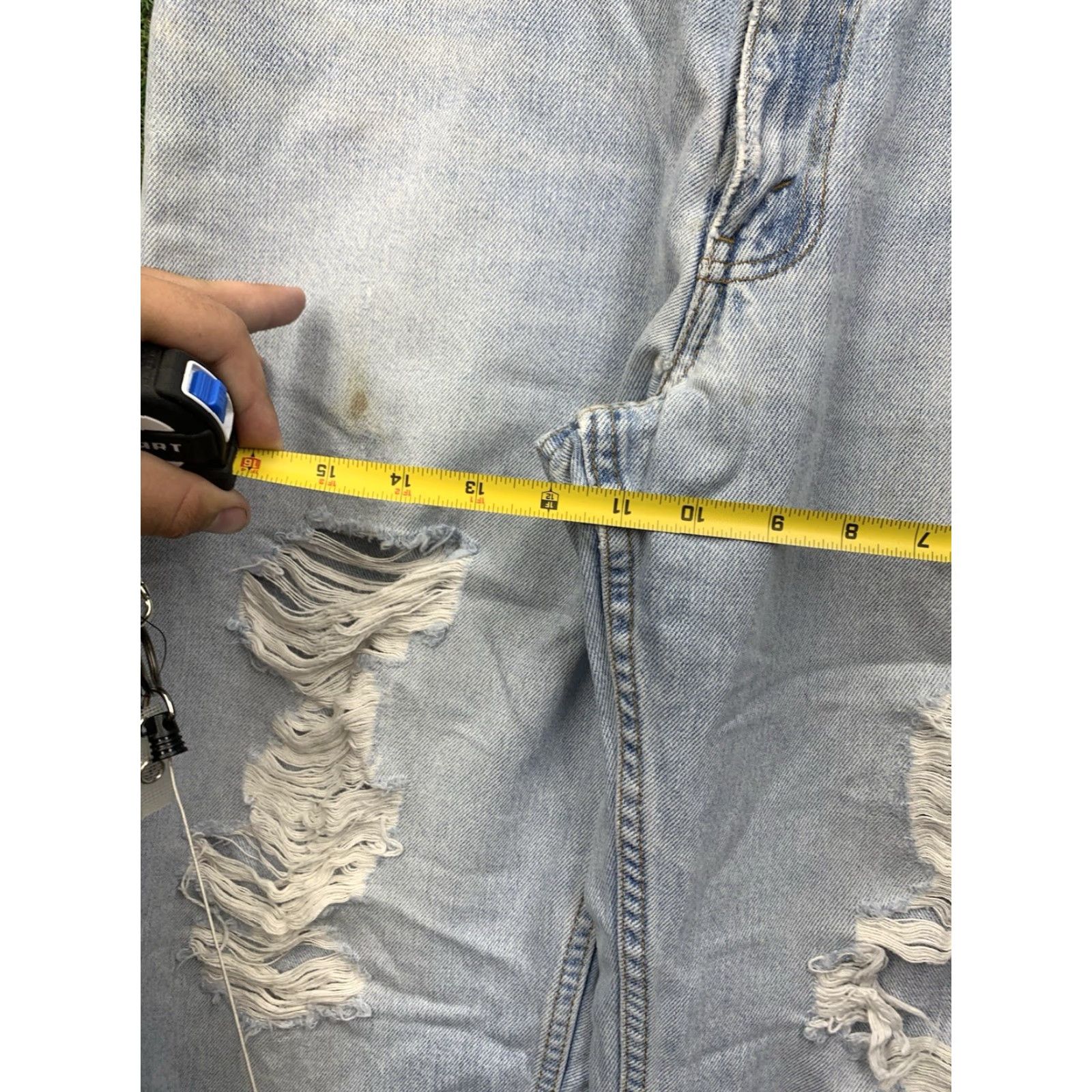 Levi's VINTAGE Levi's 560 Jeans Mens 33x30 Tapered Loose Fit Denim Made in USA 90s Retro Size US 33 - 6 Thumbnail