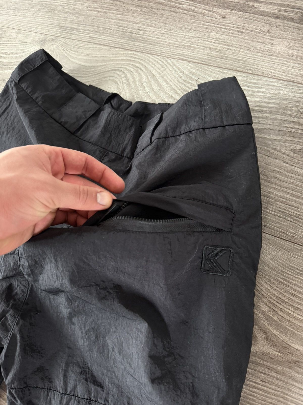 Karl Kani Karl Kani Embroidered Logo Nylon Rap Black Unisex Joggers Size US 30 / EU 46 - 23 Thumbnail