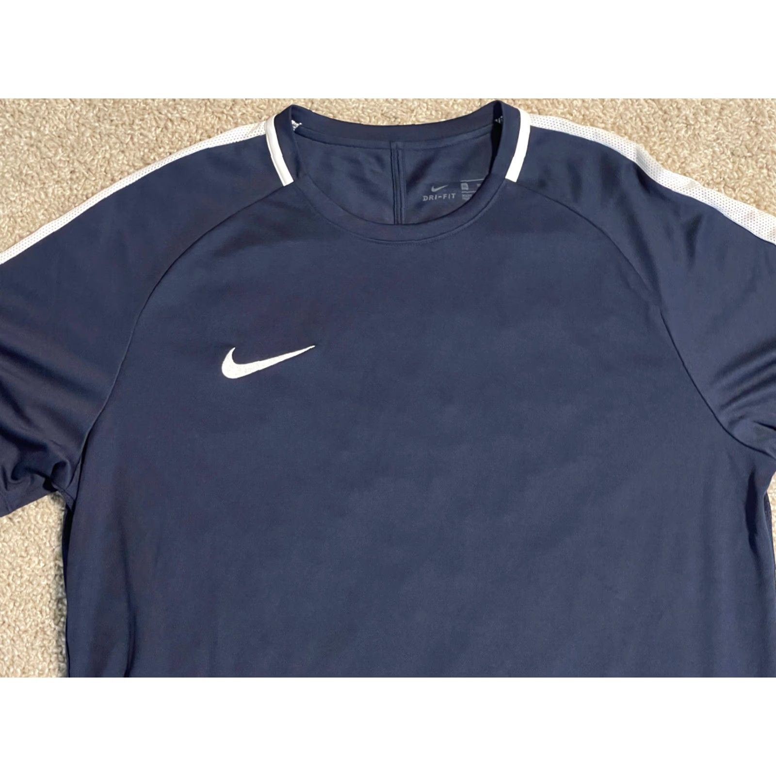 Nike Nike Dri-Fit Shirt Mens XL Blue Polyester NWT Short Sleeve Crew Neck Pullover Regular Fit Activewear Sports Size US XL / EU 56 / 4 - 2 Thumbnail