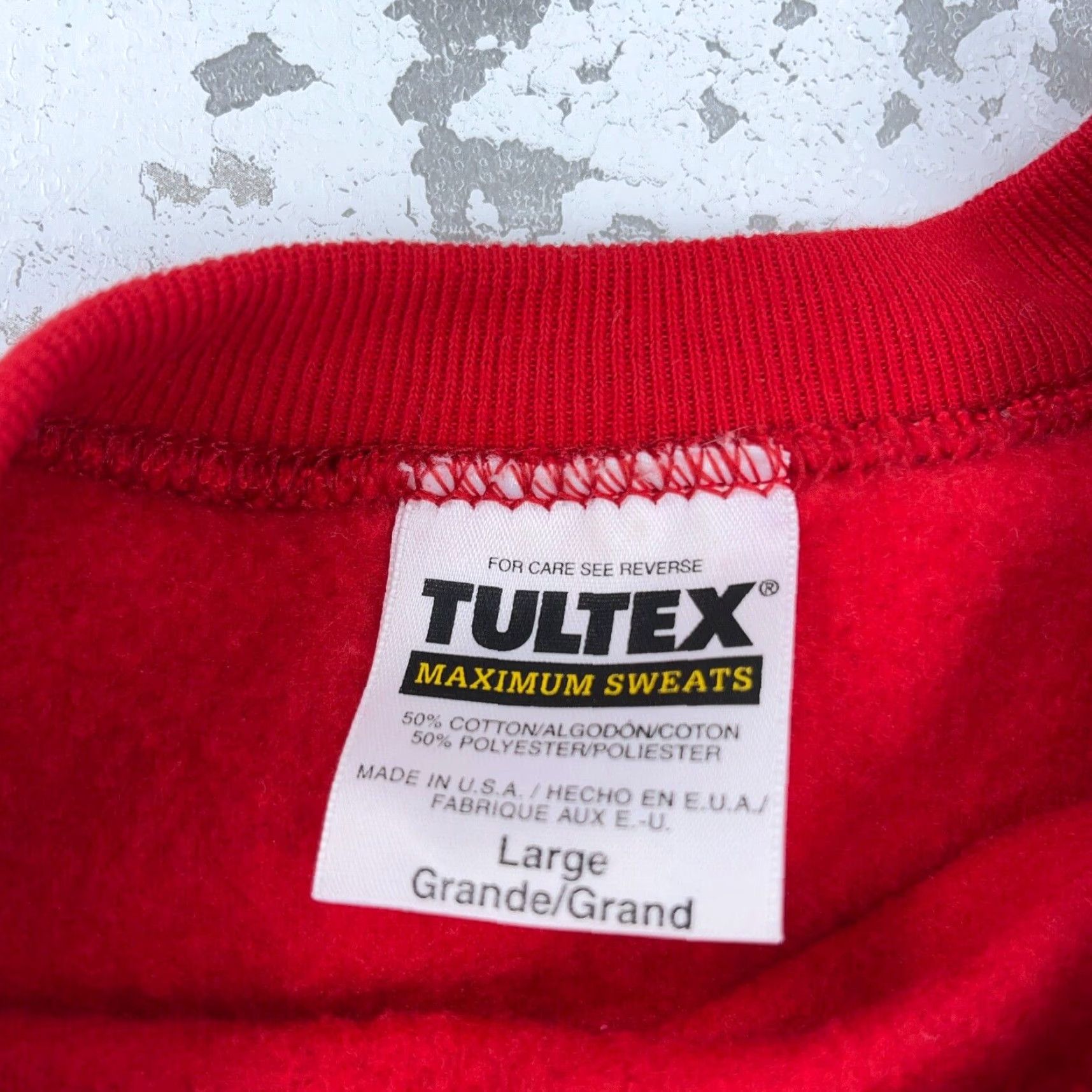 Tultex VINTAGE Tultex 90s Red Sweatshirt Men Large Pullover Fleece Crewneck Heavyweight Classic Retro USA Size US L / EU 52-54 / 3 - 2 Thumbnail